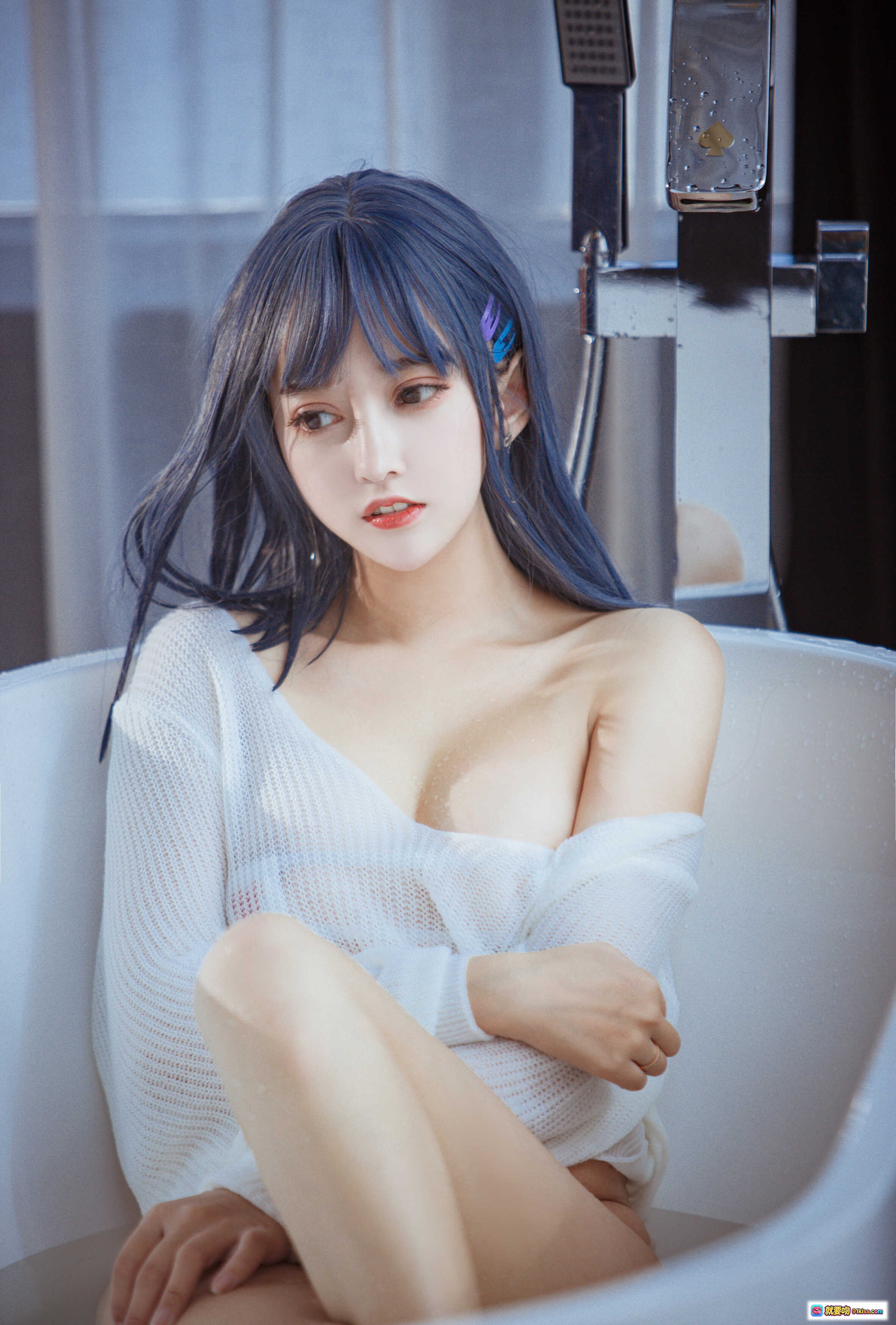 图片[7] - 蓝发少女浴缸写真｜白色针织衫湿身诱惑｜室内私房摄影｜过期米线线喵040米线23P高清图集 - 就要吻
