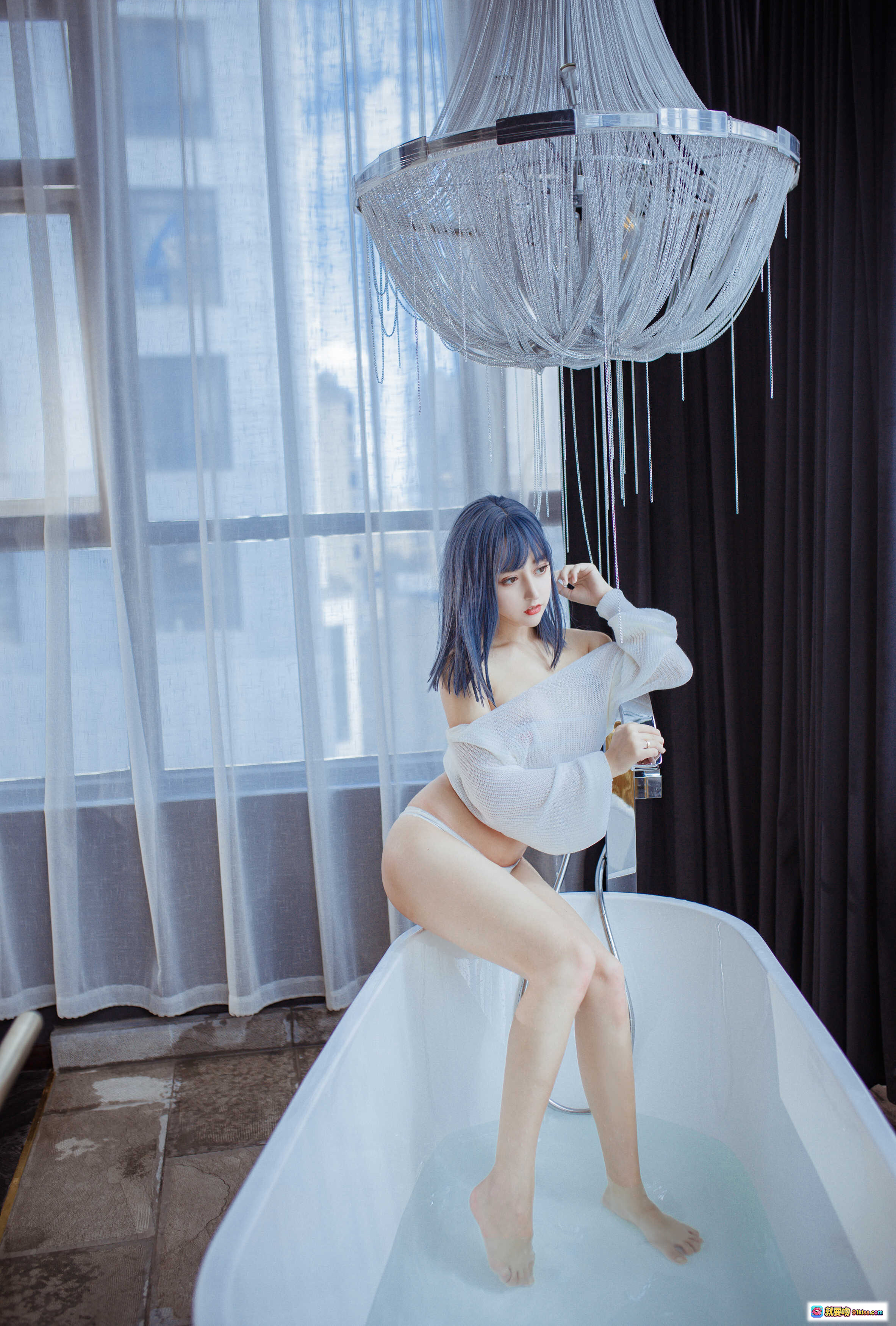图片[8] - 蓝发少女浴缸写真｜白色针织衫湿身诱惑｜室内私房摄影｜过期米线线喵040米线23P高清图集 - 就要吻