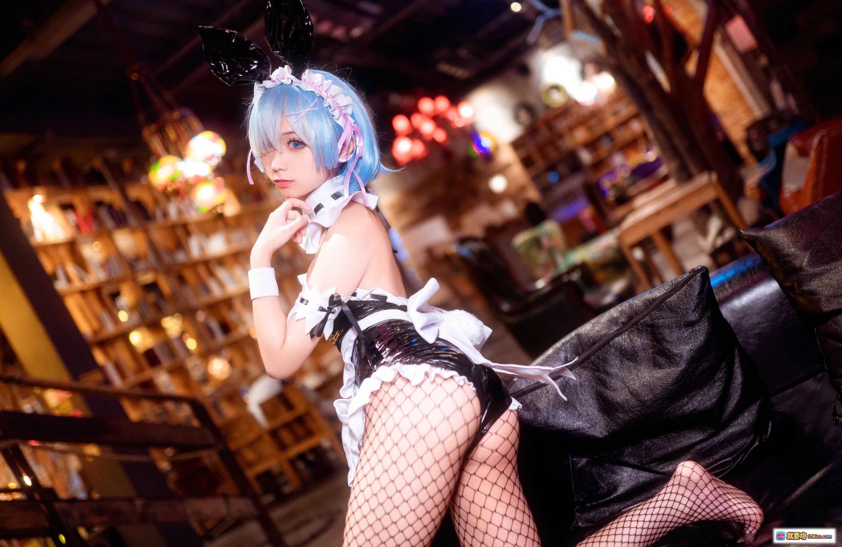 图片[3] - 蠢沫沫NO.025蕾姆兔女郎写真｜白色围裙+黑色蕾丝内裤+渔网袜性感造型 - 就要吻