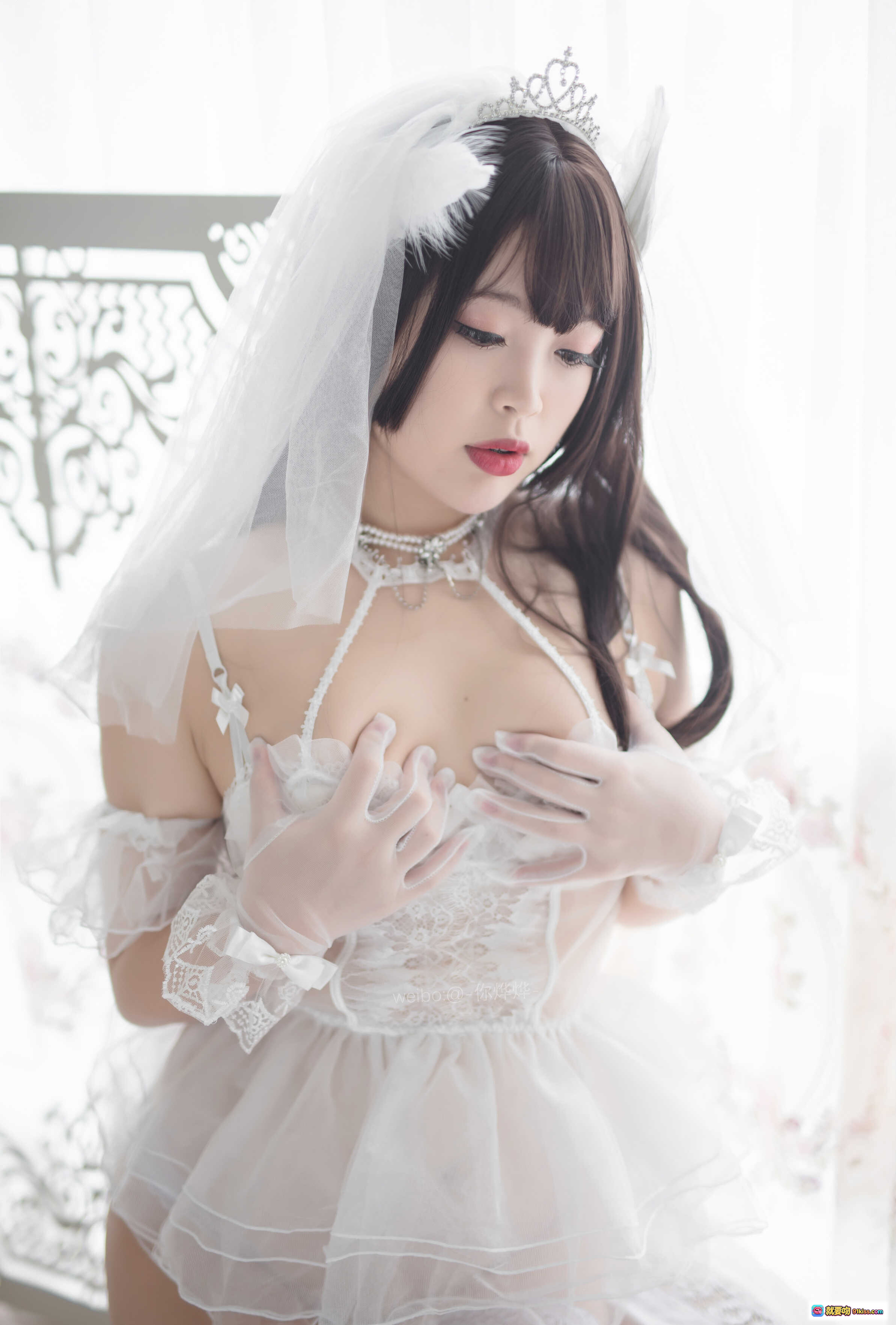 白烨VOL.024 白天鹅主题写真 | 白色婚纱礼服+蕾丝手套+头纱皇冠+甜美性感造型 | 50P高清图集 - 就要吻