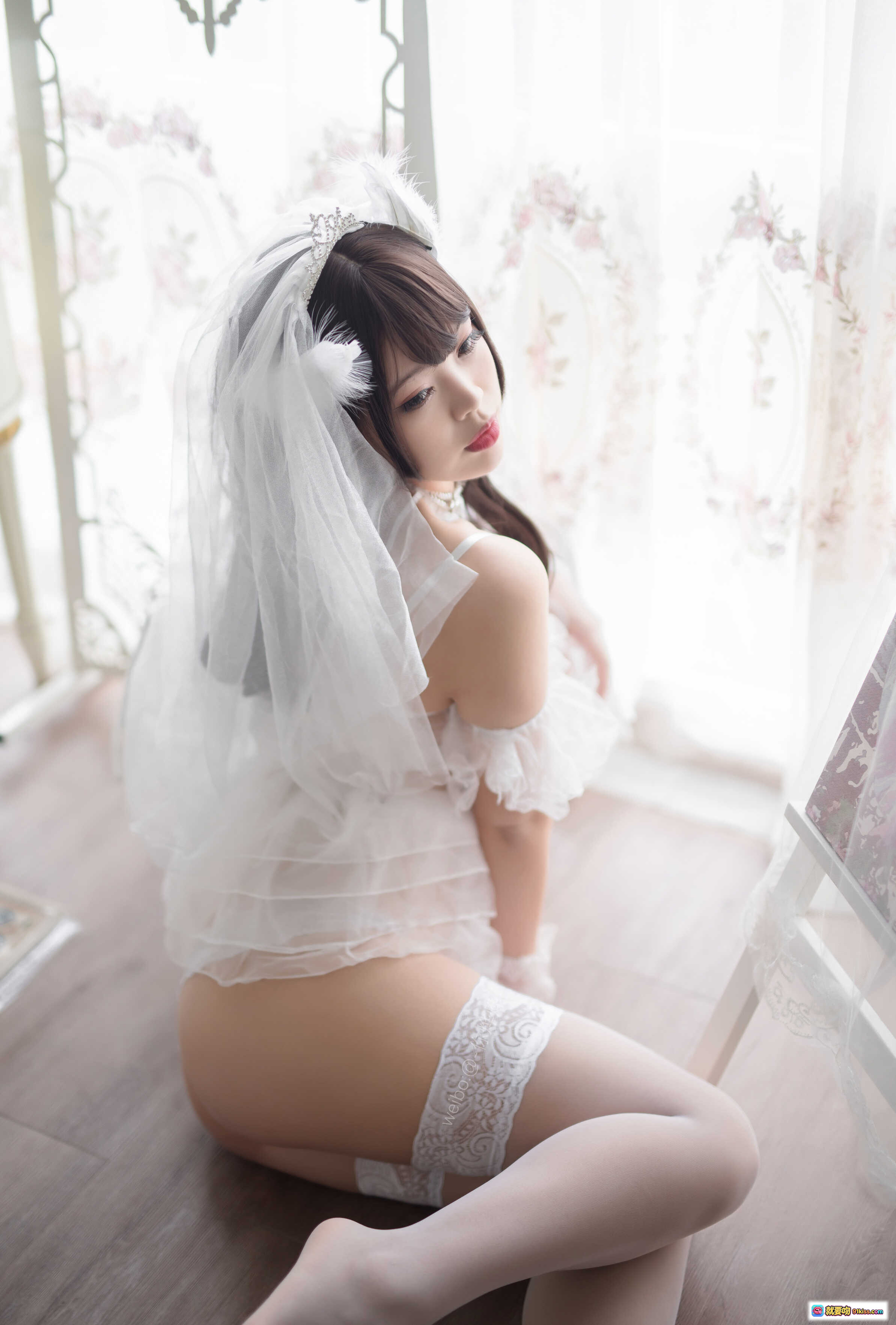 图片[10] - 白烨VOL.024 白天鹅主题写真 | 白色婚纱礼服+蕾丝手套+头纱皇冠+甜美性感造型 | 50P高清图集 - 就要吻