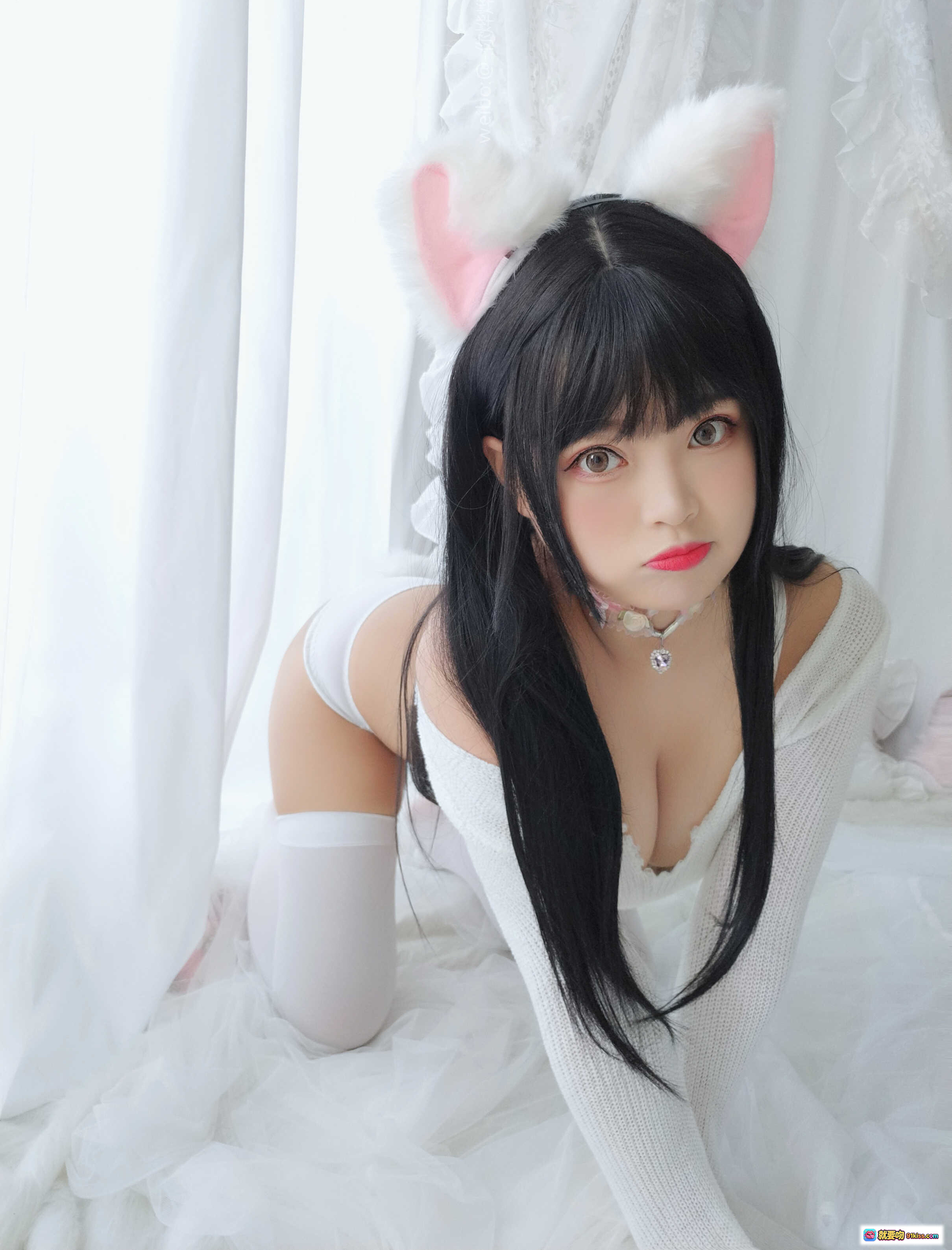 图片[9] - 白烨VOL.025小奶猫写真｜白色蕾丝内衣+兔耳发饰+樱桃内裤+过膝袜+纯欲风少女私房照 - 就要吻