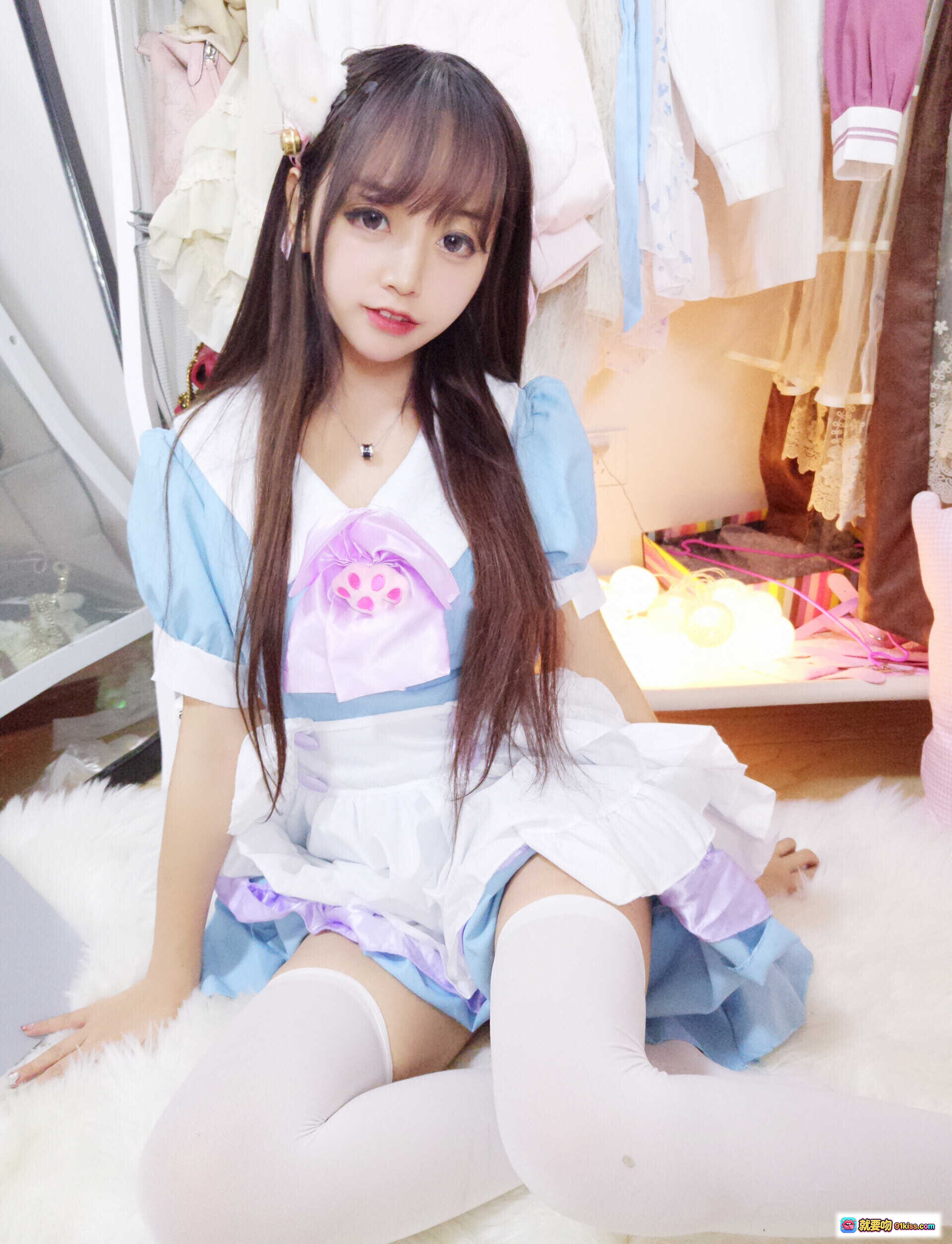 图片[4] - 过期米线线喵003日常写真：黑丝美腿+猫耳发饰+洛丽塔裙装+甜美少女风床照 - 就要吻