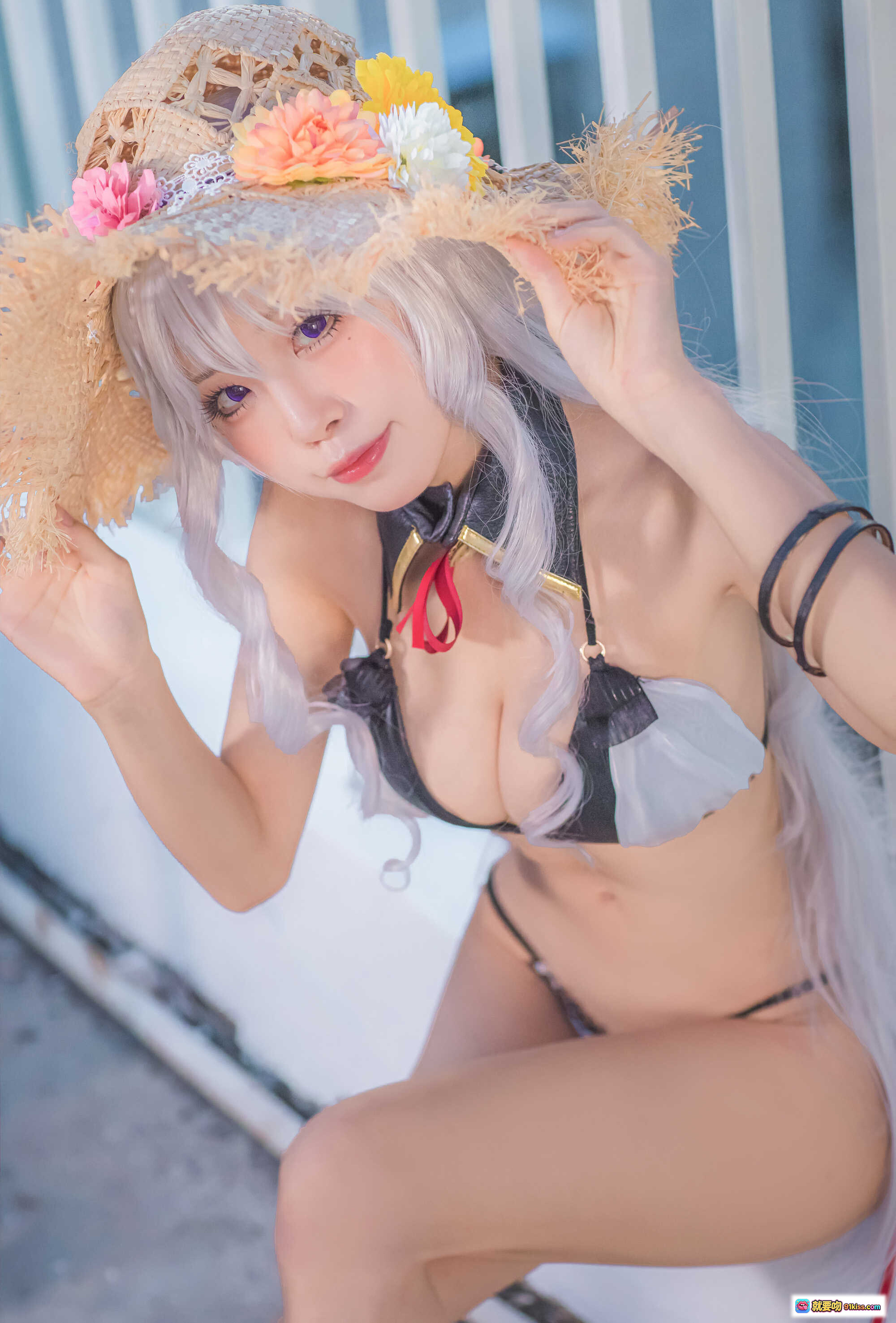 图片[10] - 水淼NO.065阿尔及利亚泳装写真·银发少女草帽花饰·海边阳台逆光美拍·精致cosplay比基尼造型 - 就要吻