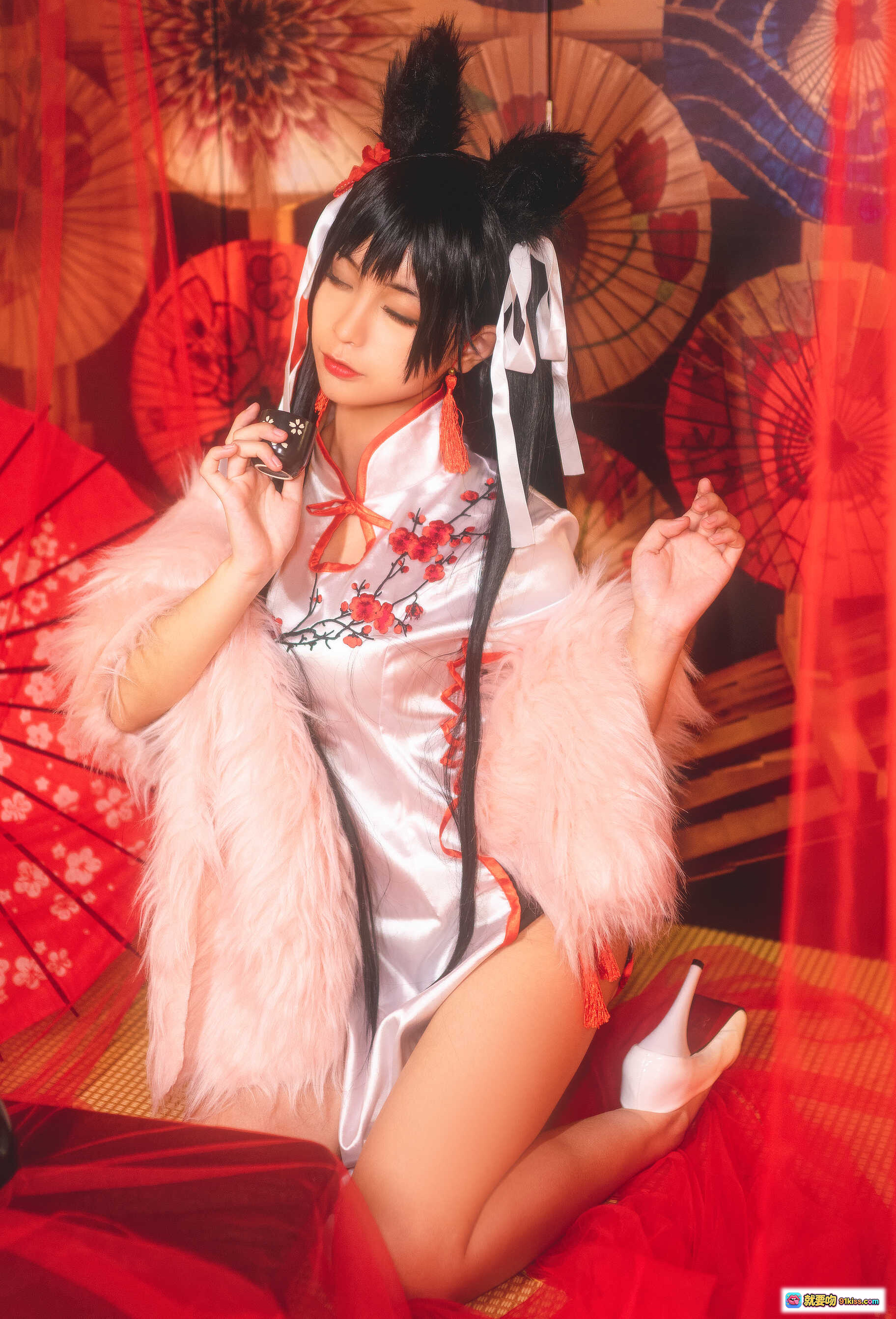 图片[8] - 蠢沫沫NO.006爱宕旗袍写真｜红花刺绣高开叉丝绸旗袍｜长发黑丝性感优雅40P高清图集 - 就要吻