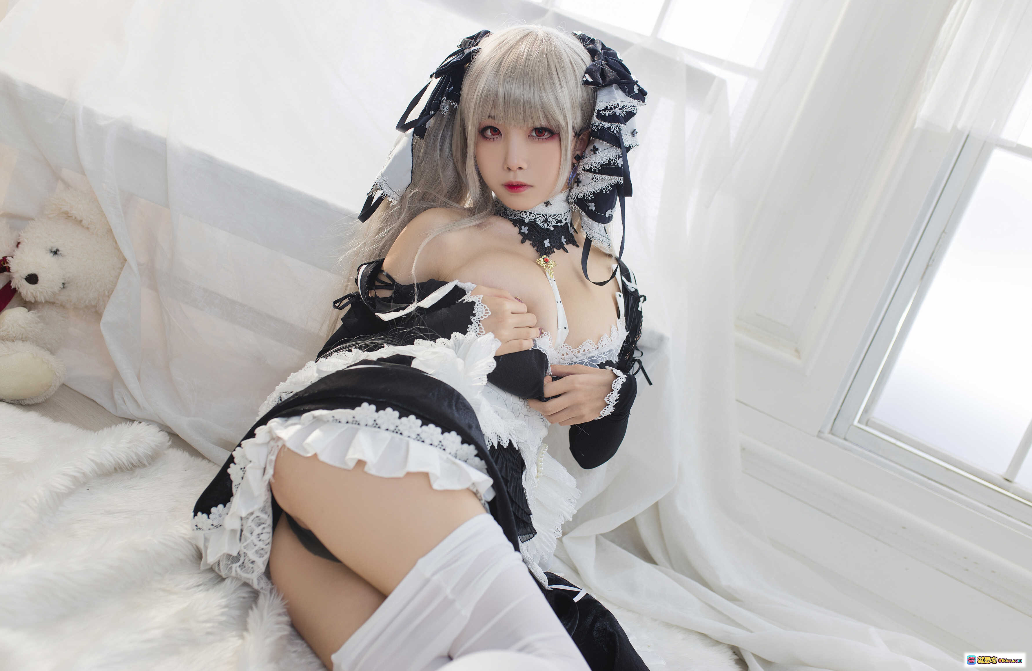 水淼Aqua NO.020 碧海航线可畏原皮 Cosplay 黑白女仆装 白发蕾丝边 性感写真 40P高清图集 - 就要吻
