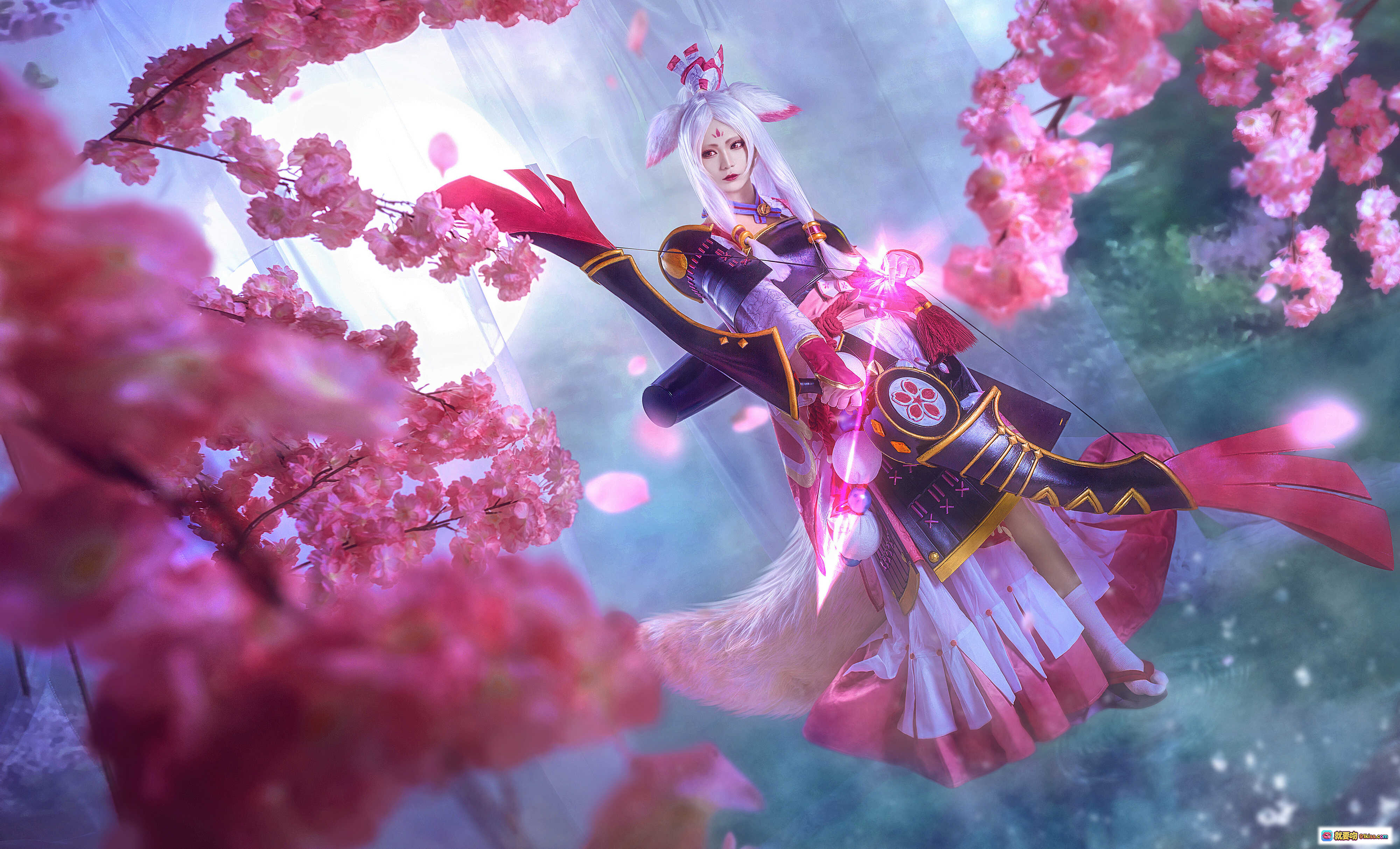 图片[5] - 阴阳师白狼cosplay美图 | 粉樱飞舞战斗姿态 | 北之北VOL.14高清9P写真 | 和风服饰光影特效 - 就要吻