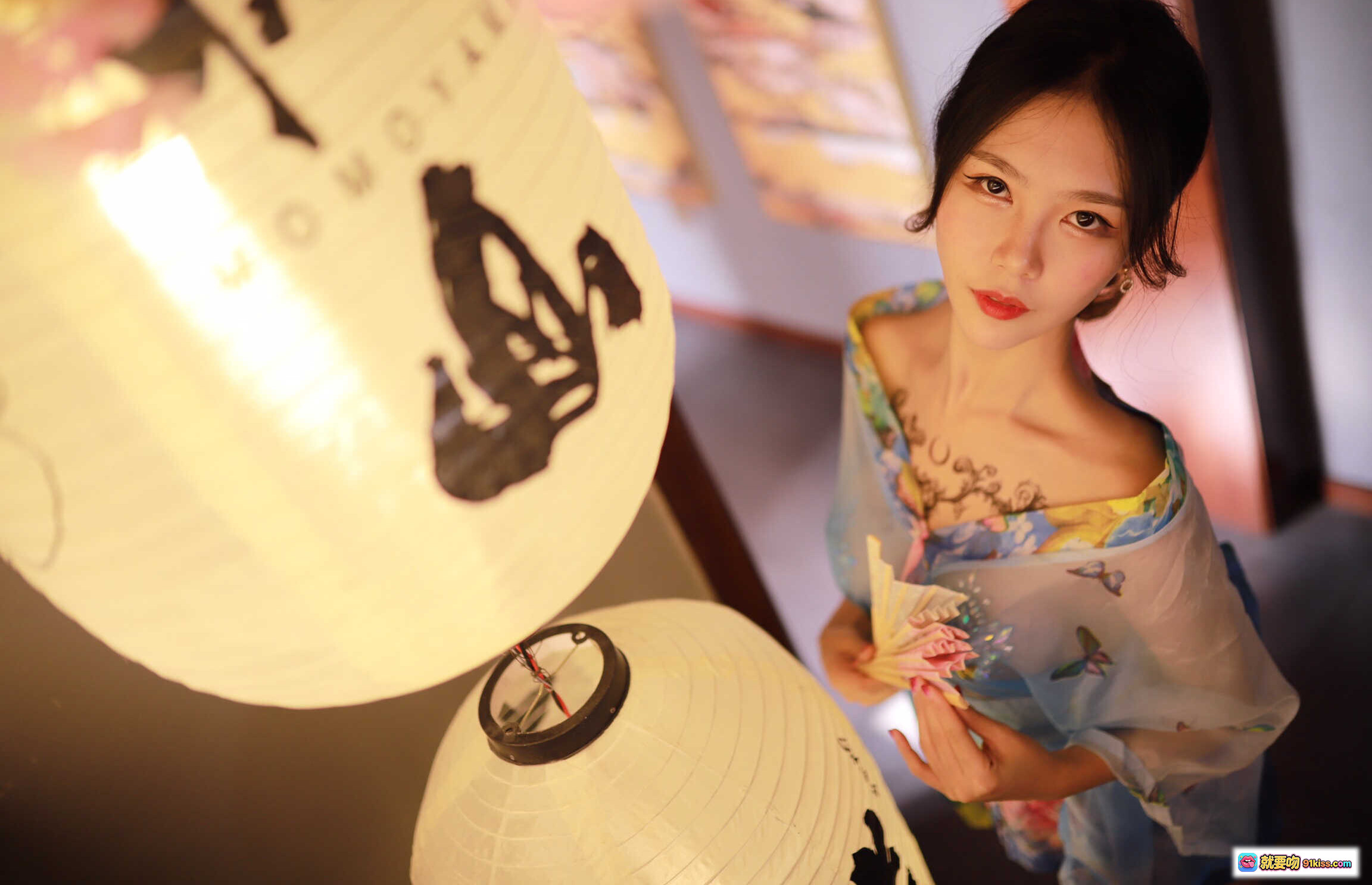 图片[1] - 抖娘利世NO.020水蓝和服写真｜日式灯笼光影柔美少女风30P高清图集 - 就要吻