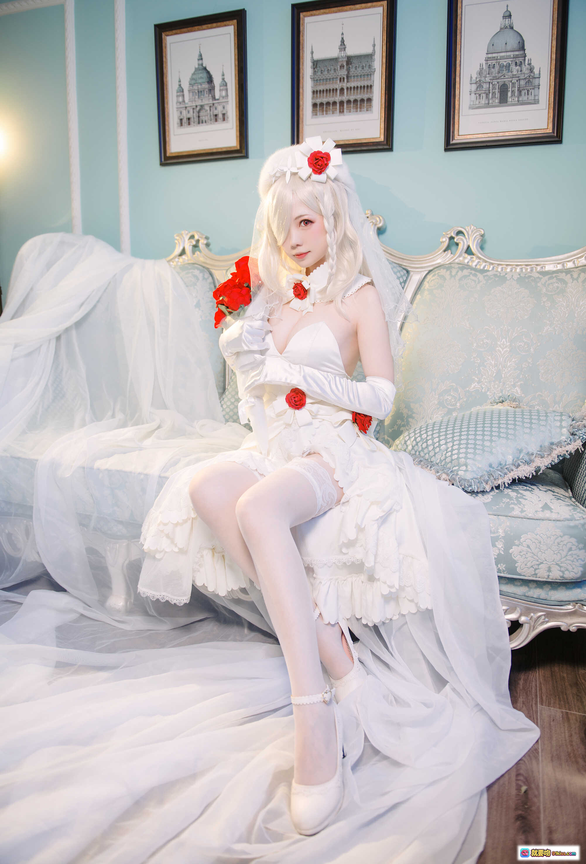 图片[8] - 妖少you1-G36C NO.002 白发新娘cosplay 白色婚纱 红玫瑰头饰 蕾丝长手套 华丽床榻写真 - 就要吻