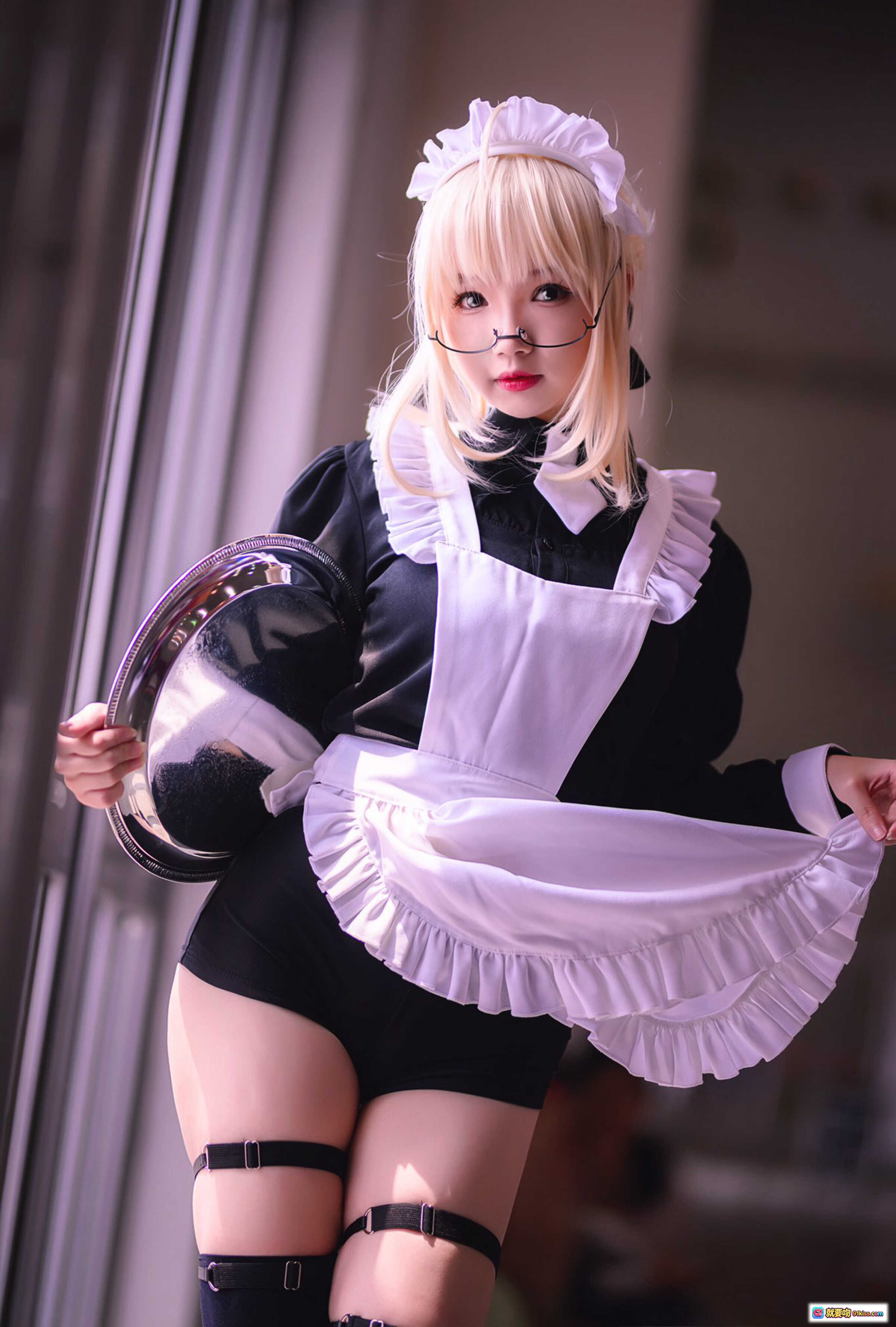 图片[2] - 雪晴Astra NO.024 FGO角色cosplay 紫发女仆装 红黑配色 甜美性感写真 31P高清图集 - 就要吻