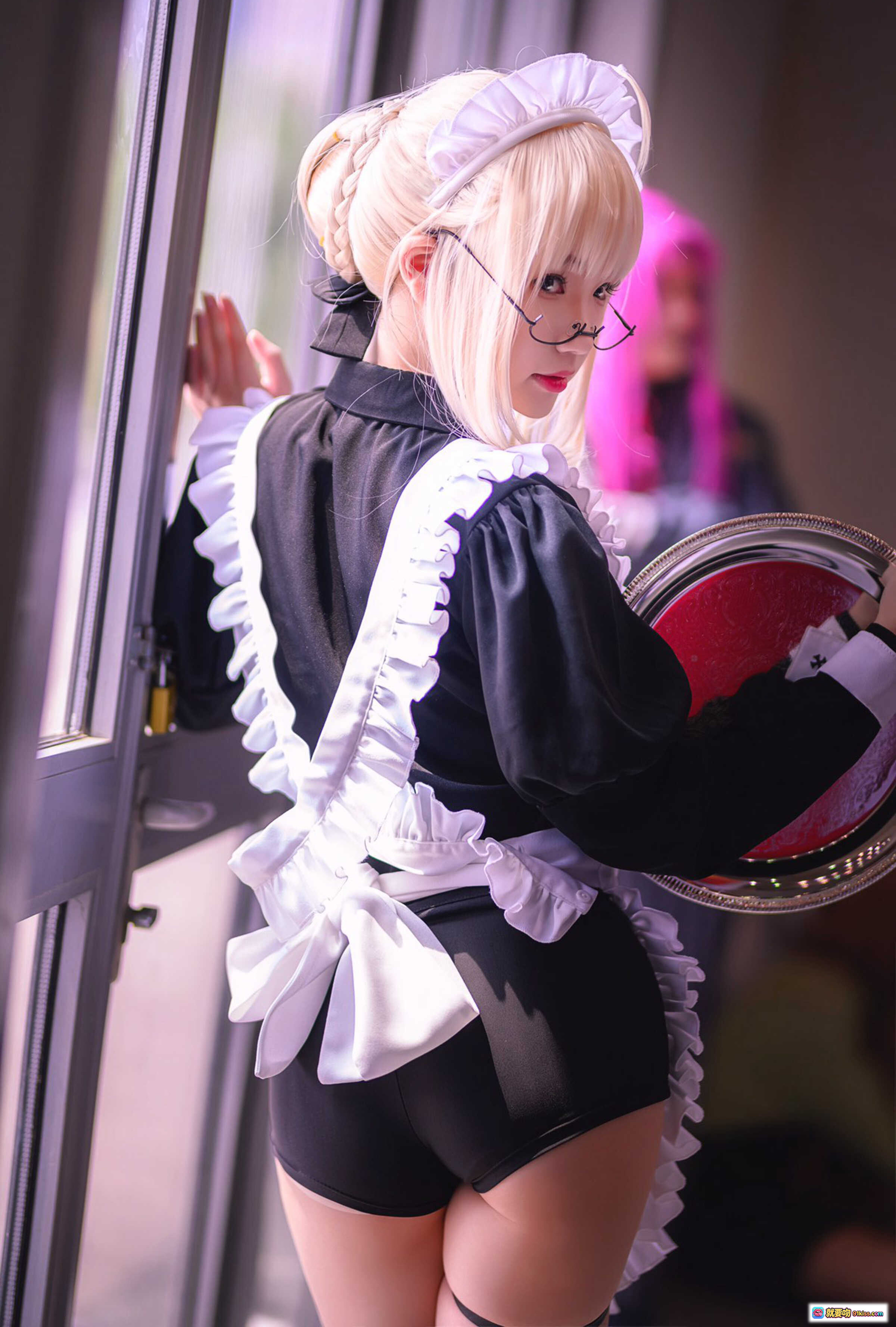 图片[4] - 雪晴Astra NO.024 FGO角色cosplay 紫发女仆装 红黑配色 甜美性感写真 31P高清图集 - 就要吻