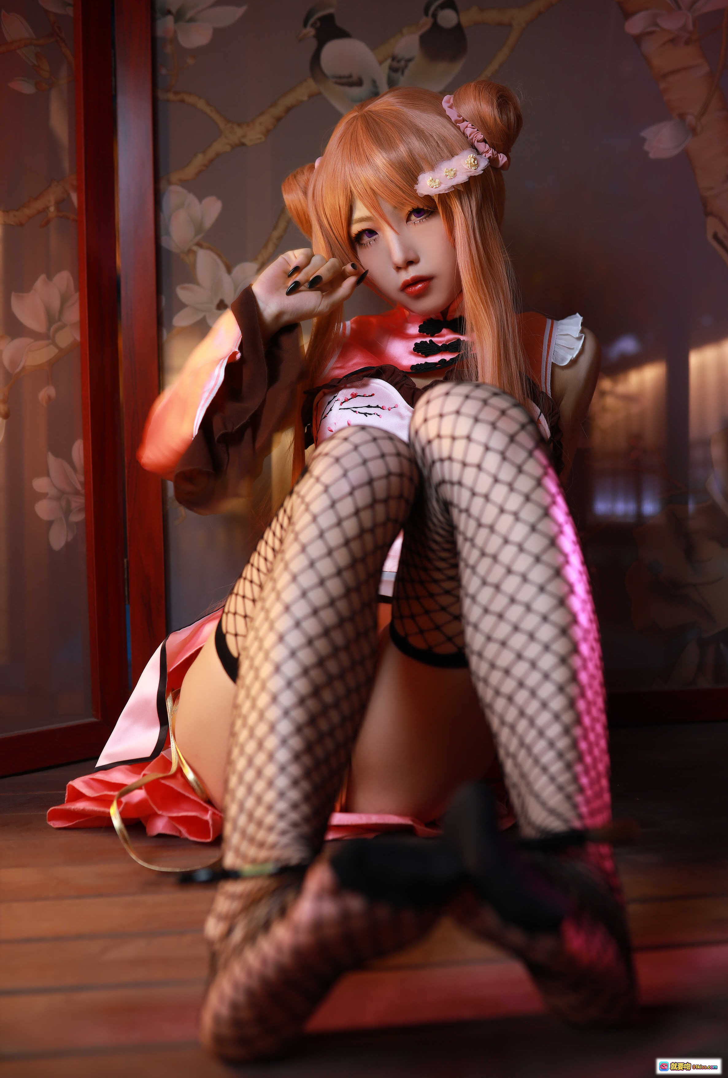 图片[5] - 水淼NO.040金瓶梅三人组cos写真 金发双马尾 黑金和风服饰 日式室内光影 72P高清图集 - 就要吻