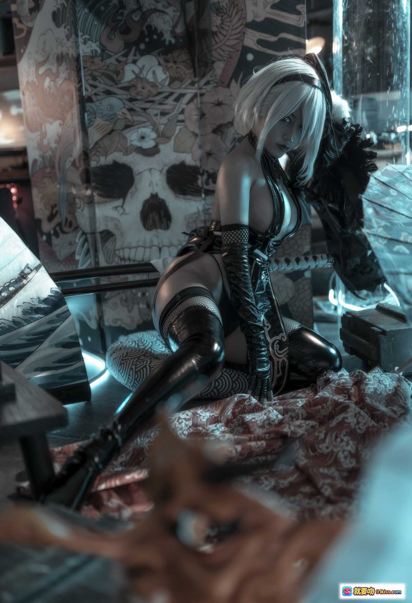 图片[4] - 一笑芳香沁 NO.028 2B忍者 Cosplay 写真集 25P 89MB 黑色战衣 白发骷髅背景 日式和风 暗黑系 美少女 二次元 高清图集 - 就要吻