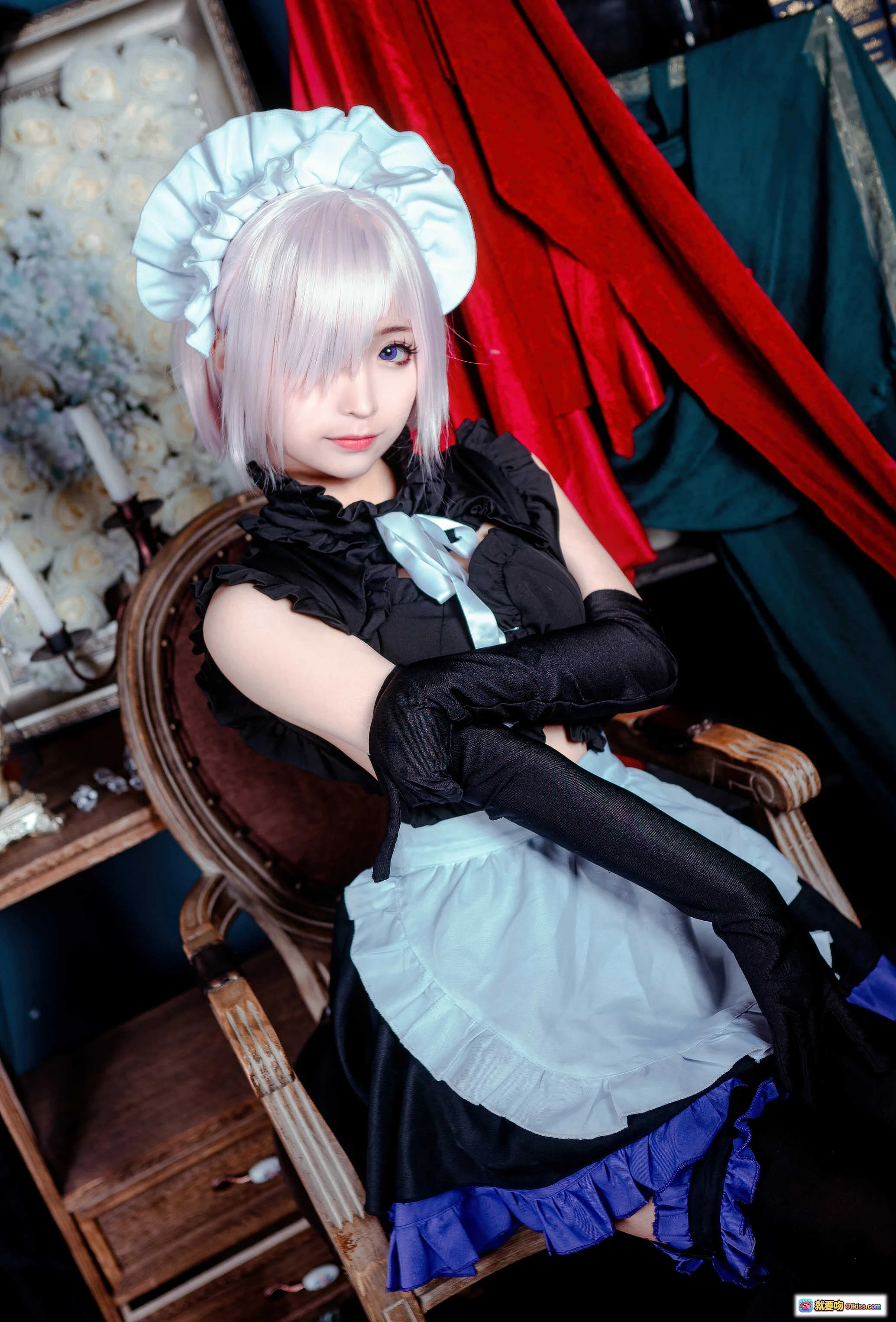 蠢沫沫NO.045玛修女仆Cosplay写真 22P高清美图 白发蓝瞳黑裙蓝边女仆装 长手套复古椅场景 - 就要吻