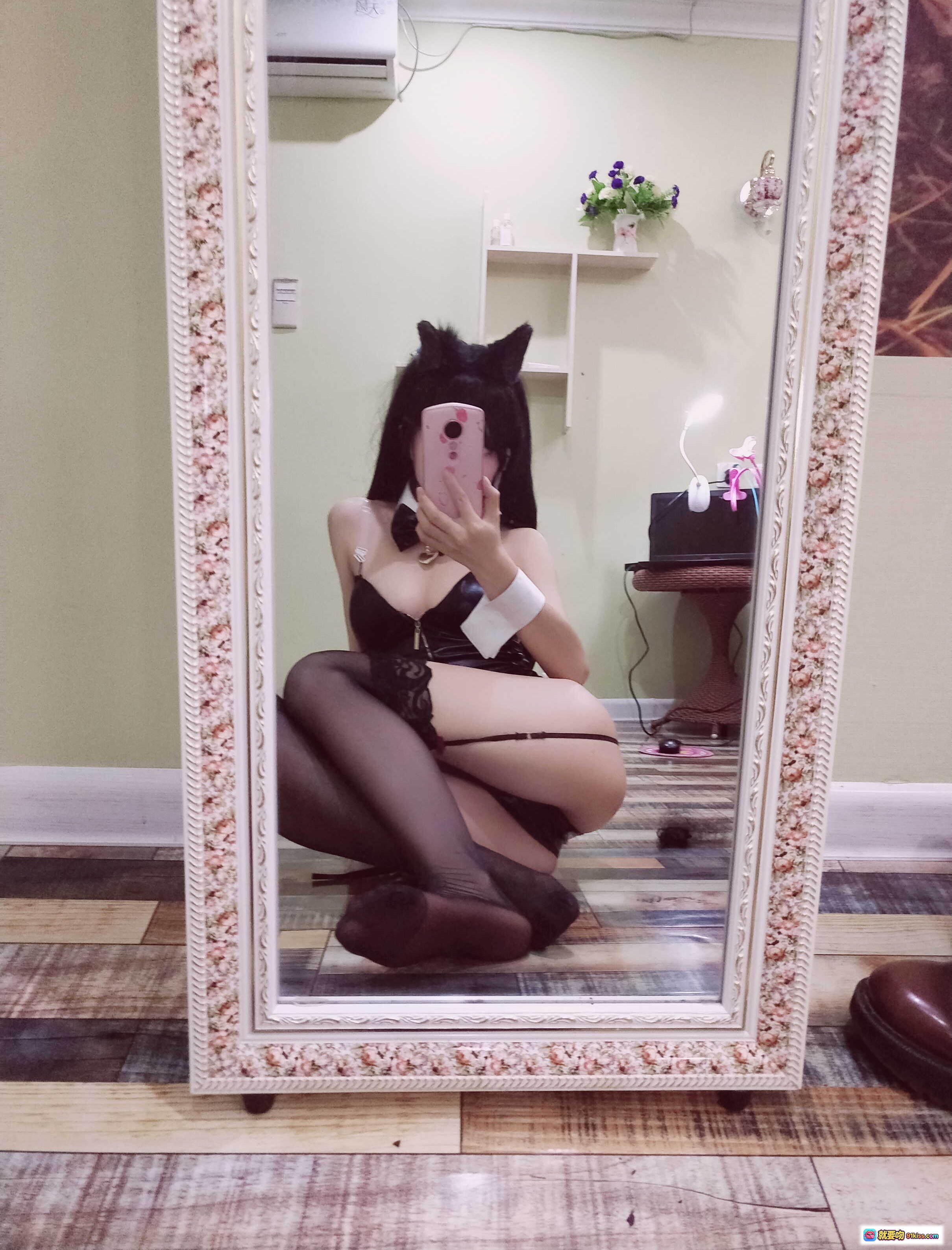 图片[3] - 水淼NO.007宕兔女郎黑丝美腿特写 30P1V高清写真 木纹地板镜面倒影性感姿态 - 就要吻