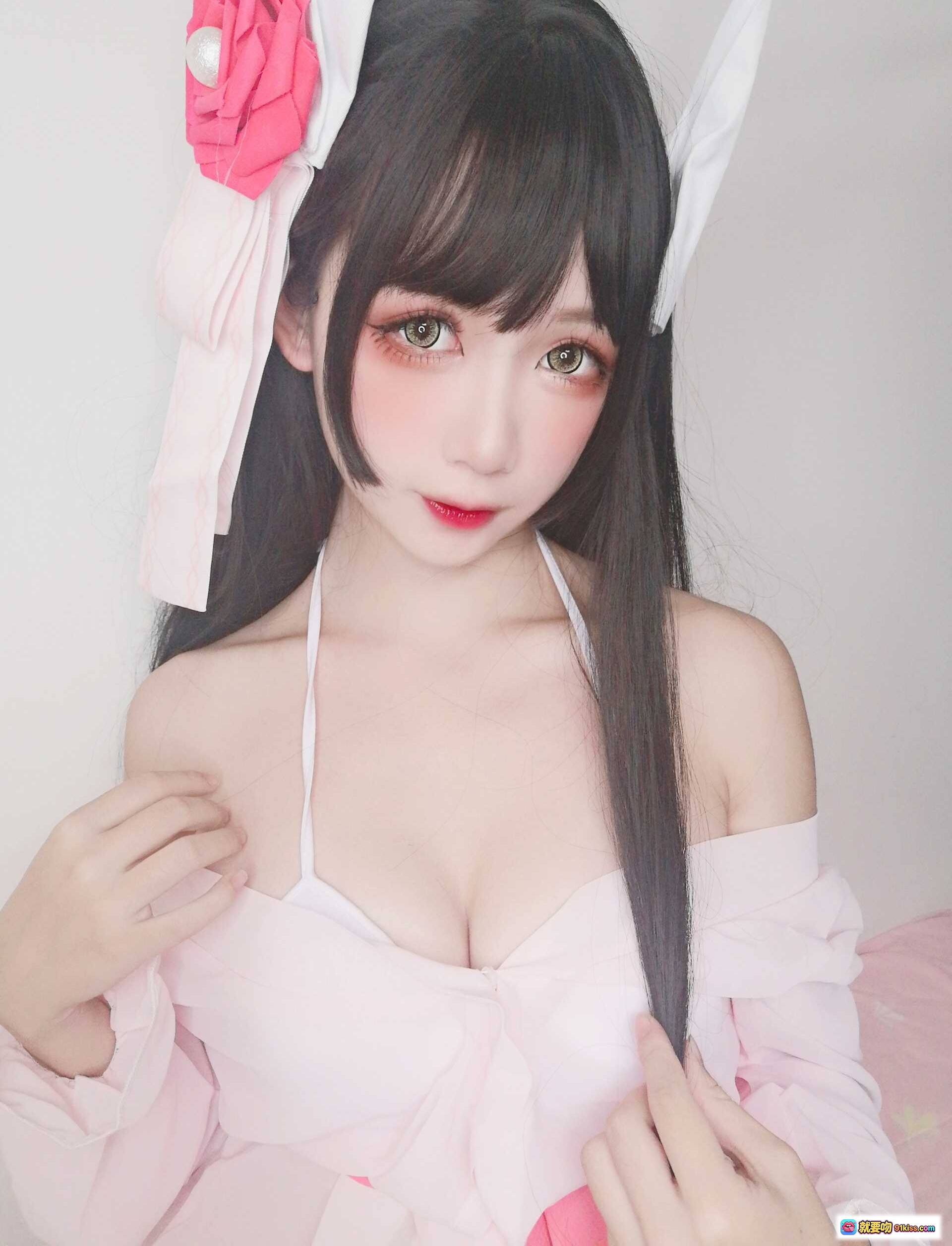 樱落酱NO.013鲟睡衣自拍写真｜粉色兔耳造型｜甜美妆容｜黑长直发型｜露肩设计｜高清美图 - 就要吻
