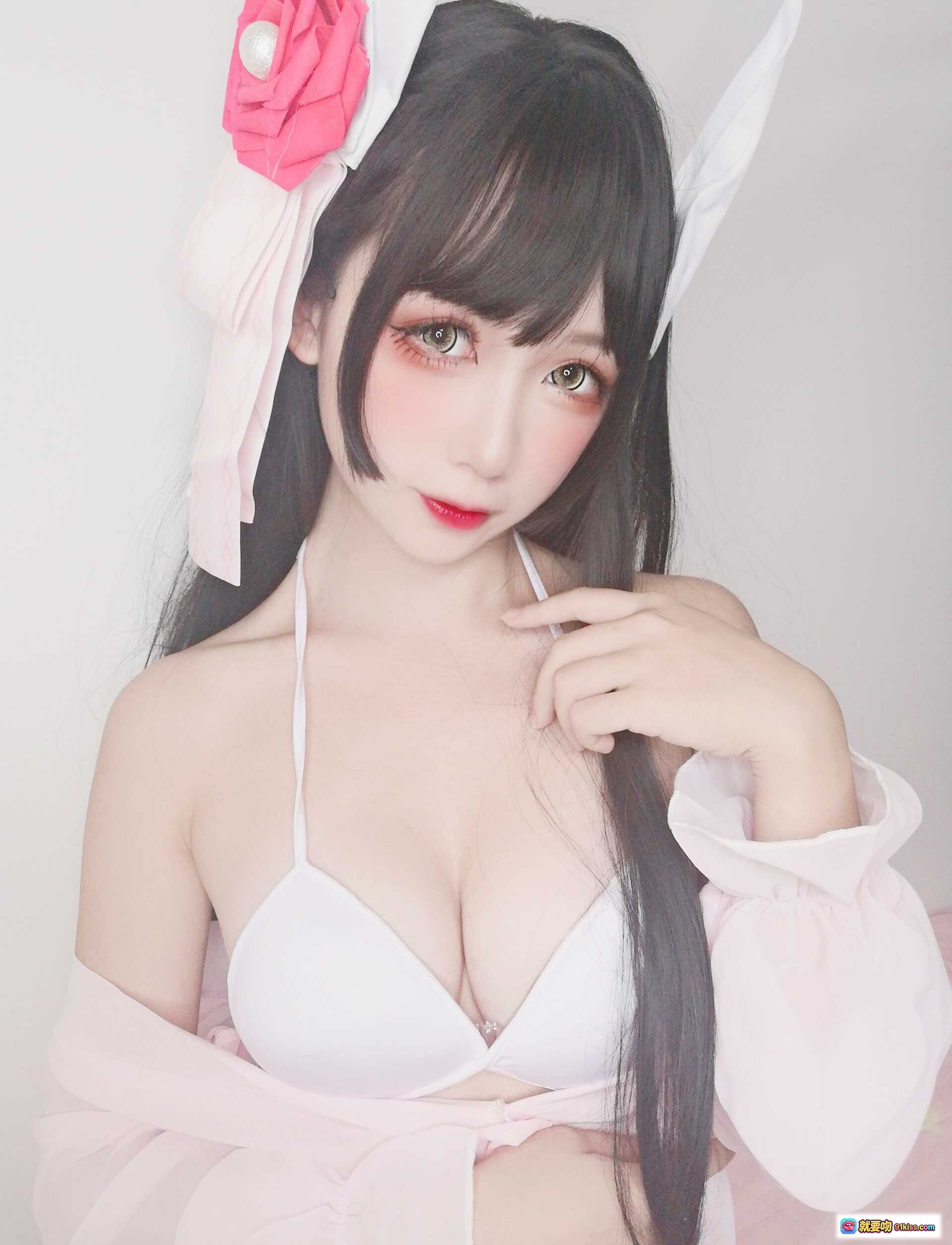 图片[7] - 樱落酱NO.013鲟睡衣自拍写真｜粉色兔耳造型｜甜美妆容｜黑长直发型｜露肩设计｜高清美图 - 就要吻