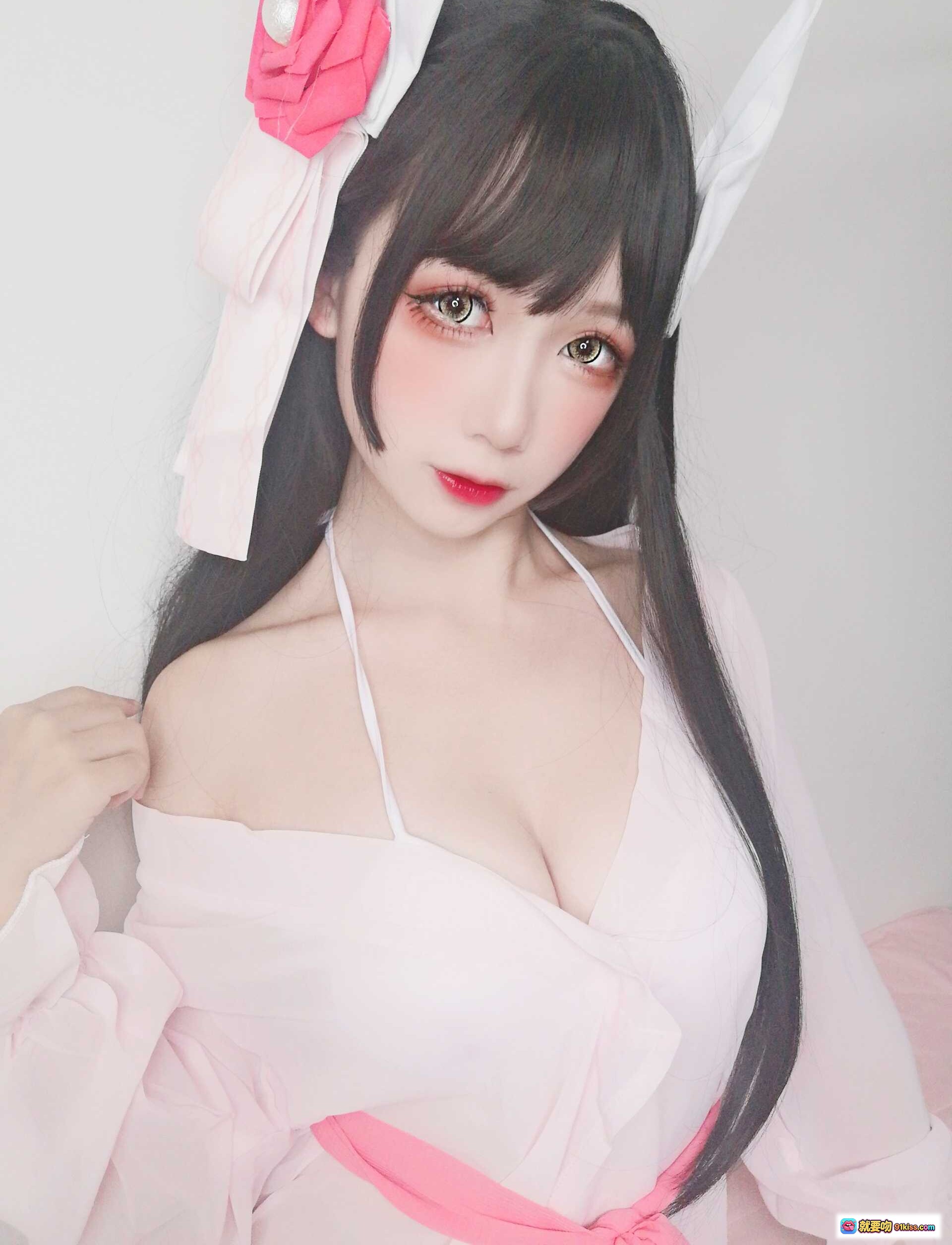 图片[9] - 樱落酱NO.013鲟睡衣自拍写真｜粉色兔耳造型｜甜美妆容｜黑长直发型｜露肩设计｜高清美图 - 就要吻