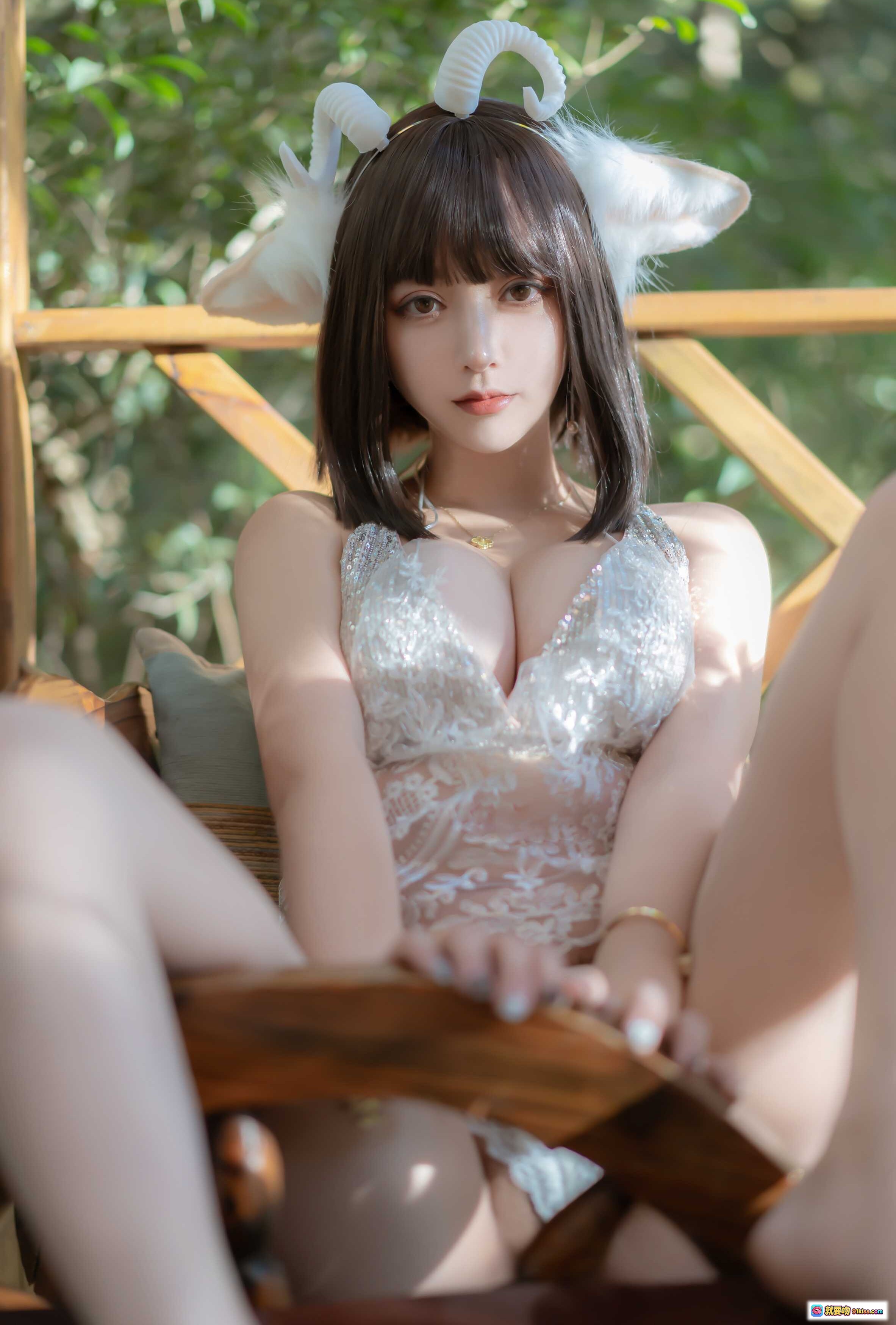 图片[9] - 过期米线线喵068小羊COS写真｜白蕾丝羊角发饰木质窗边性感姿势66P高清图集 - 就要吻