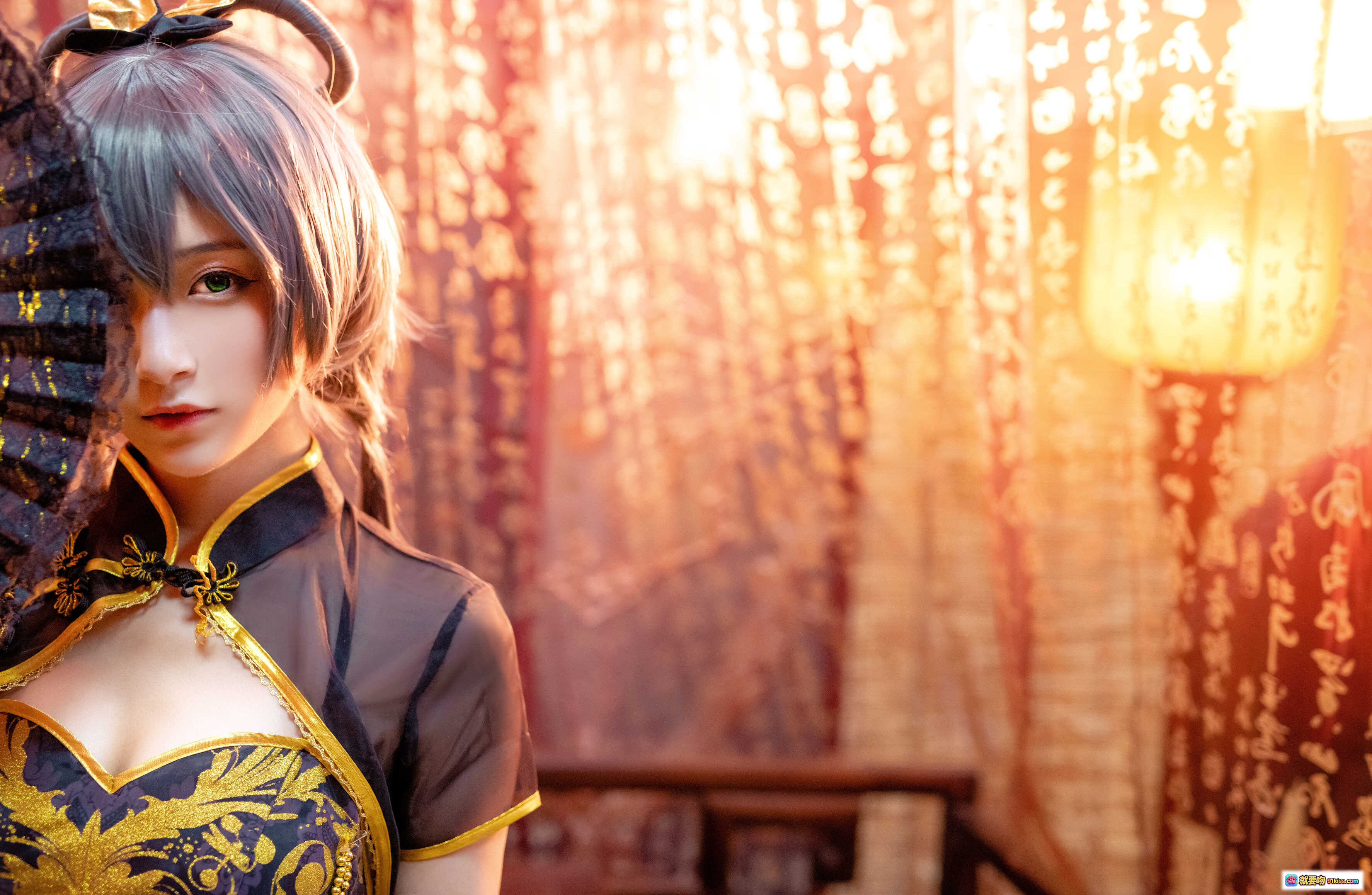 图片[3] - 洛天依cos铁板烧鬼舞w NO.008 旗袍黑丝高跟古典风写真14P 208M 精美场景布景秋枫灯笼书堆氛围感 - 就要吻