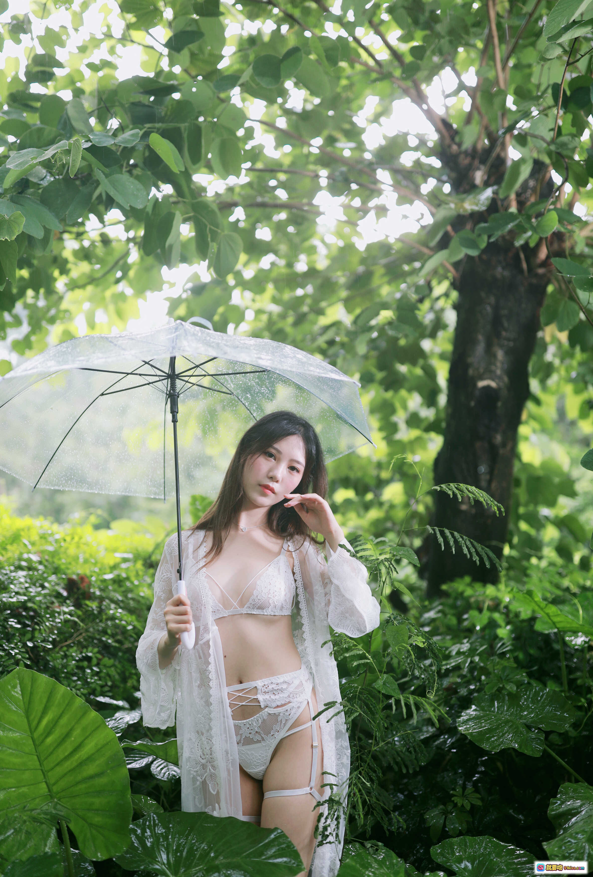 图片[4] - 抖娘利世NO.014小树林写真｜白蕾丝透视装+自然绿植背景+性感美臀特写+高清30P摄影集 - 就要吻