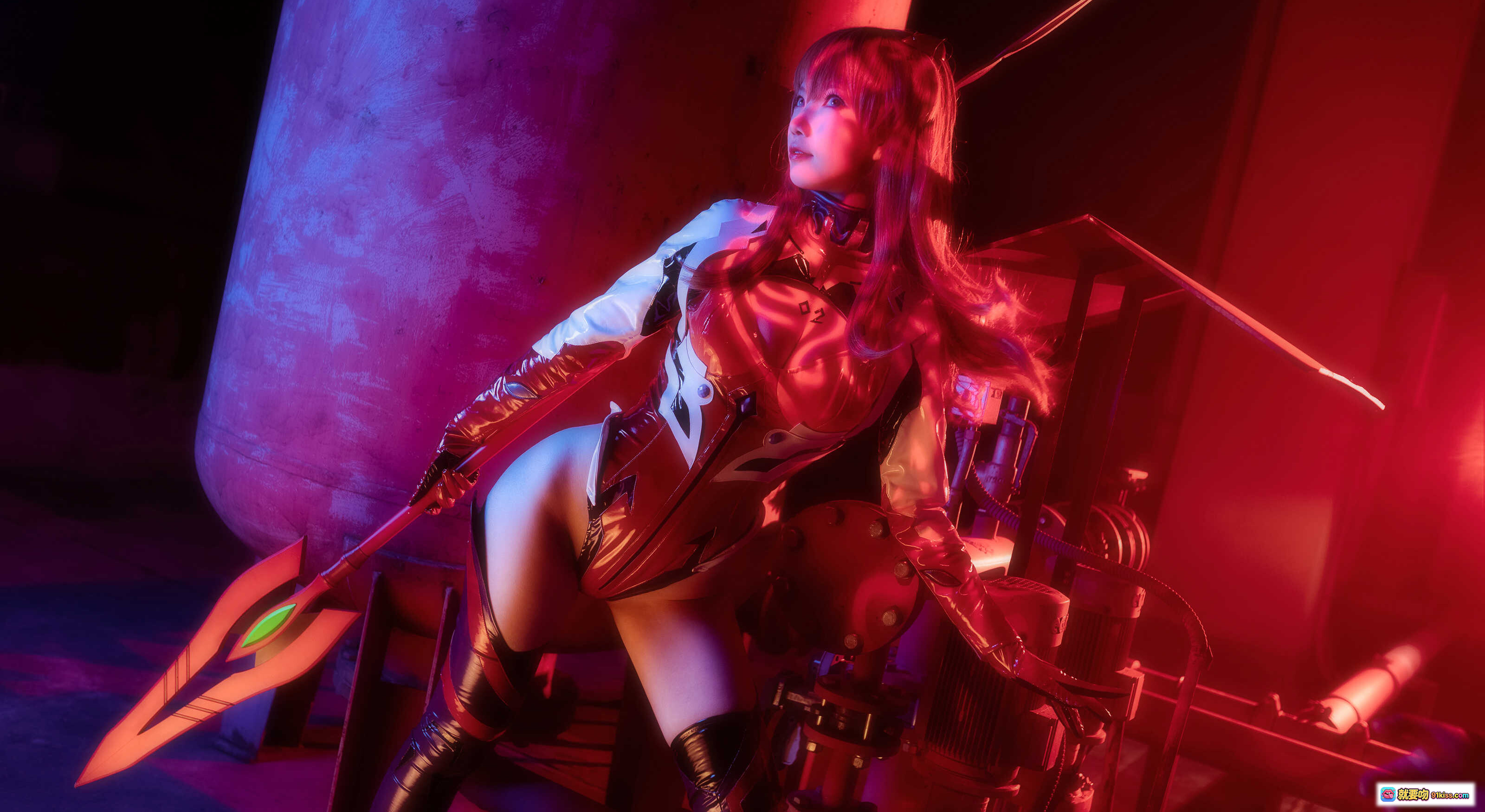 图片[7] - NO.015 妖少you1明日香COS写真｜红光工业风场景｜精致战损装束｜高跟长靴造型｜二次元角色还原 - 就要吻