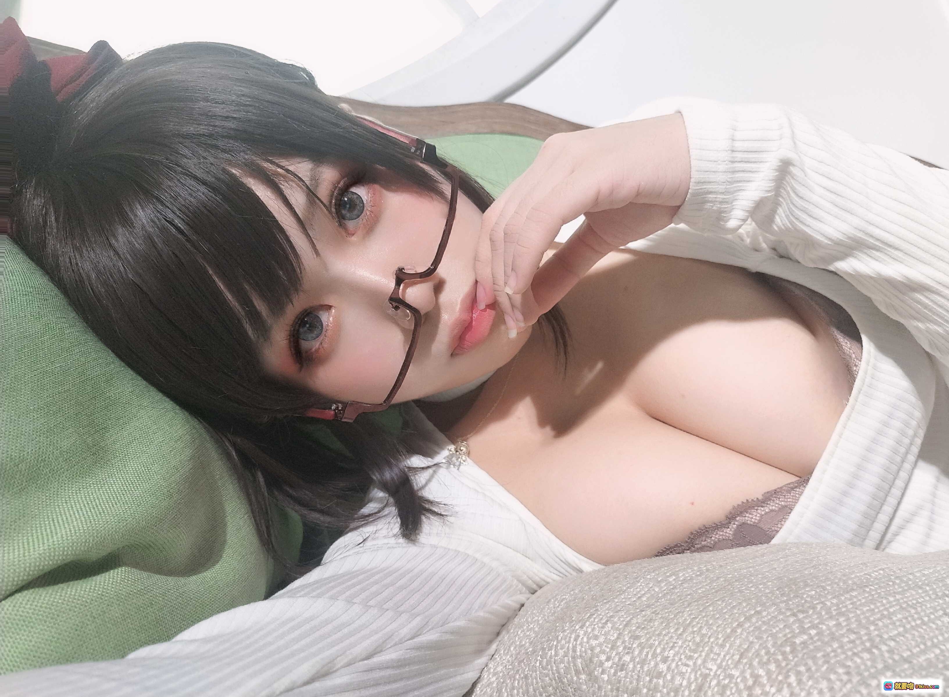 图片[9] - 一笑芳香沁NO.012 与学长约会写真 25P高清美图 白色紧身衣蕾丝内衣 甜美短发花丛背景 优雅性感私房照 - 就要吻