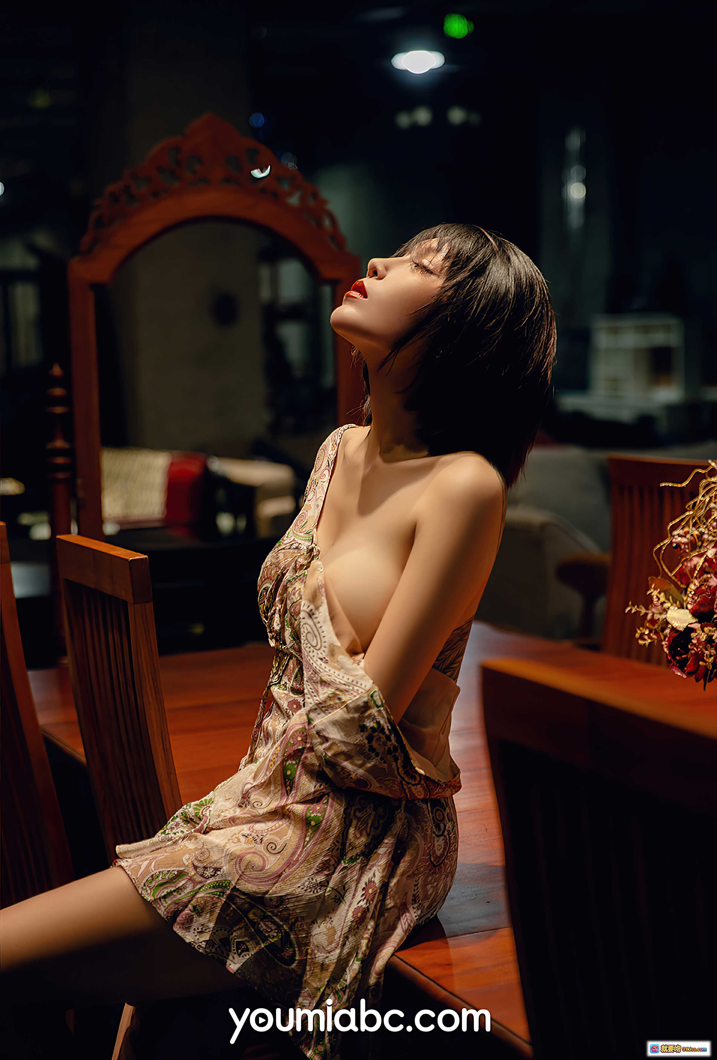 图片[5] - YouMi尤蜜2020.11.10塔罗占卜师安妮斯朵拉写真 木质餐桌性感私房摄影 25P高清图集 - 就要吻