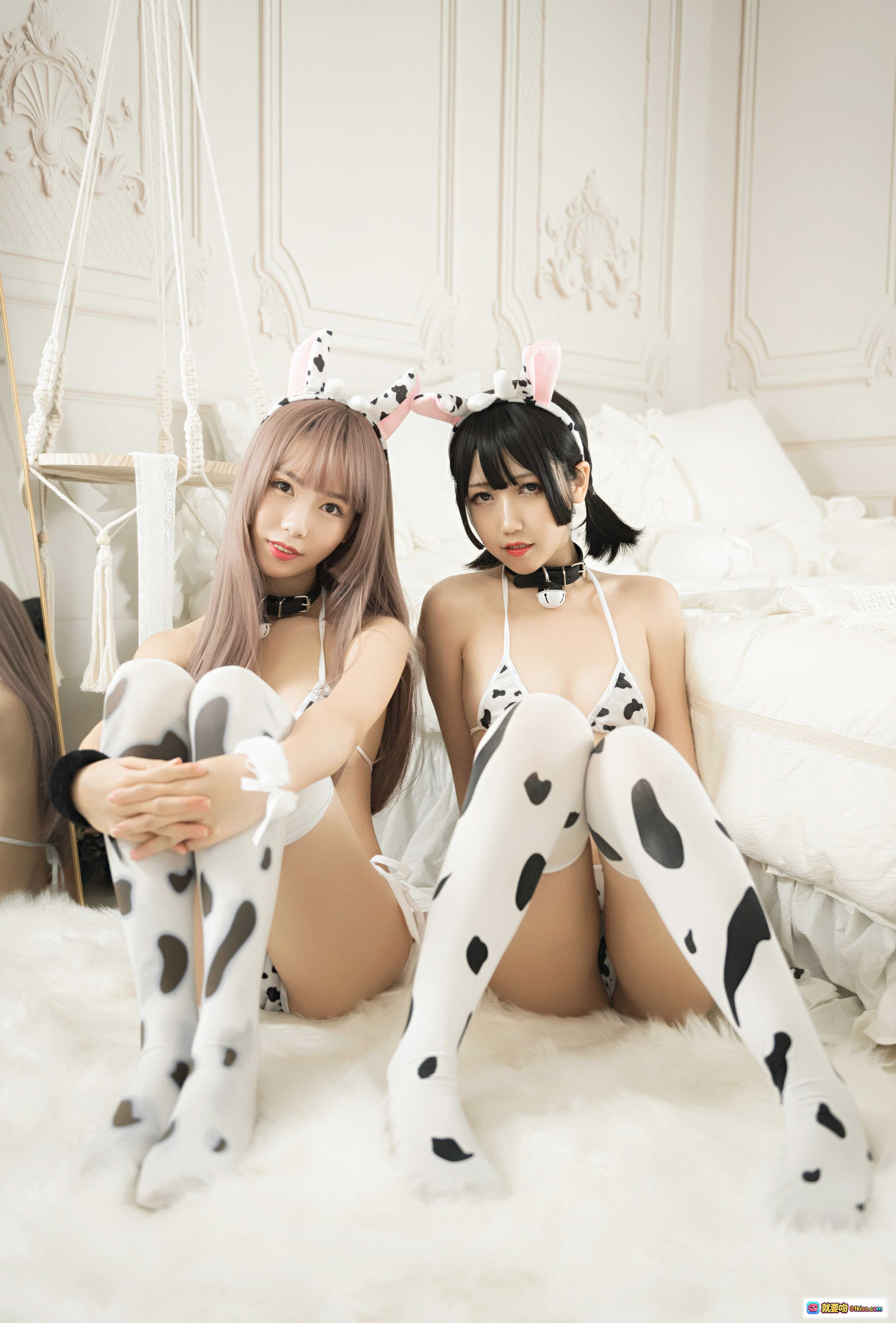 图片[9] - 抖娘利世NO.005牛乳主题写真｜不呆猫联名奶牛袜黑丝美腿卧室私房照36P - 就要吻