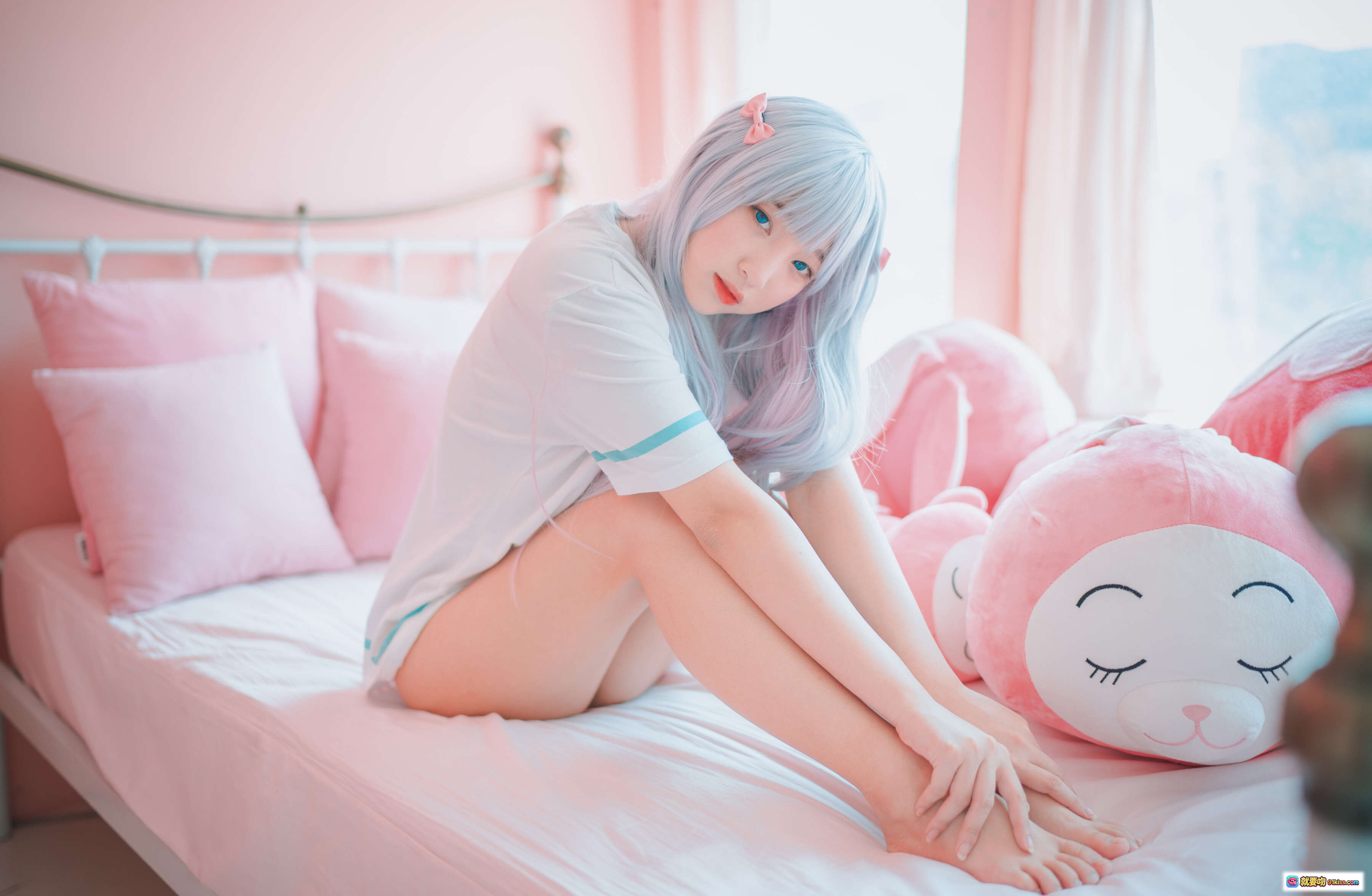 图片[7] - 姜仁卿NO.038《情色漫画老师》Cosplay写真｜银发少女粉嫩床照｜可爱兔耳内衣造型｜高清私房美图 - 就要吻