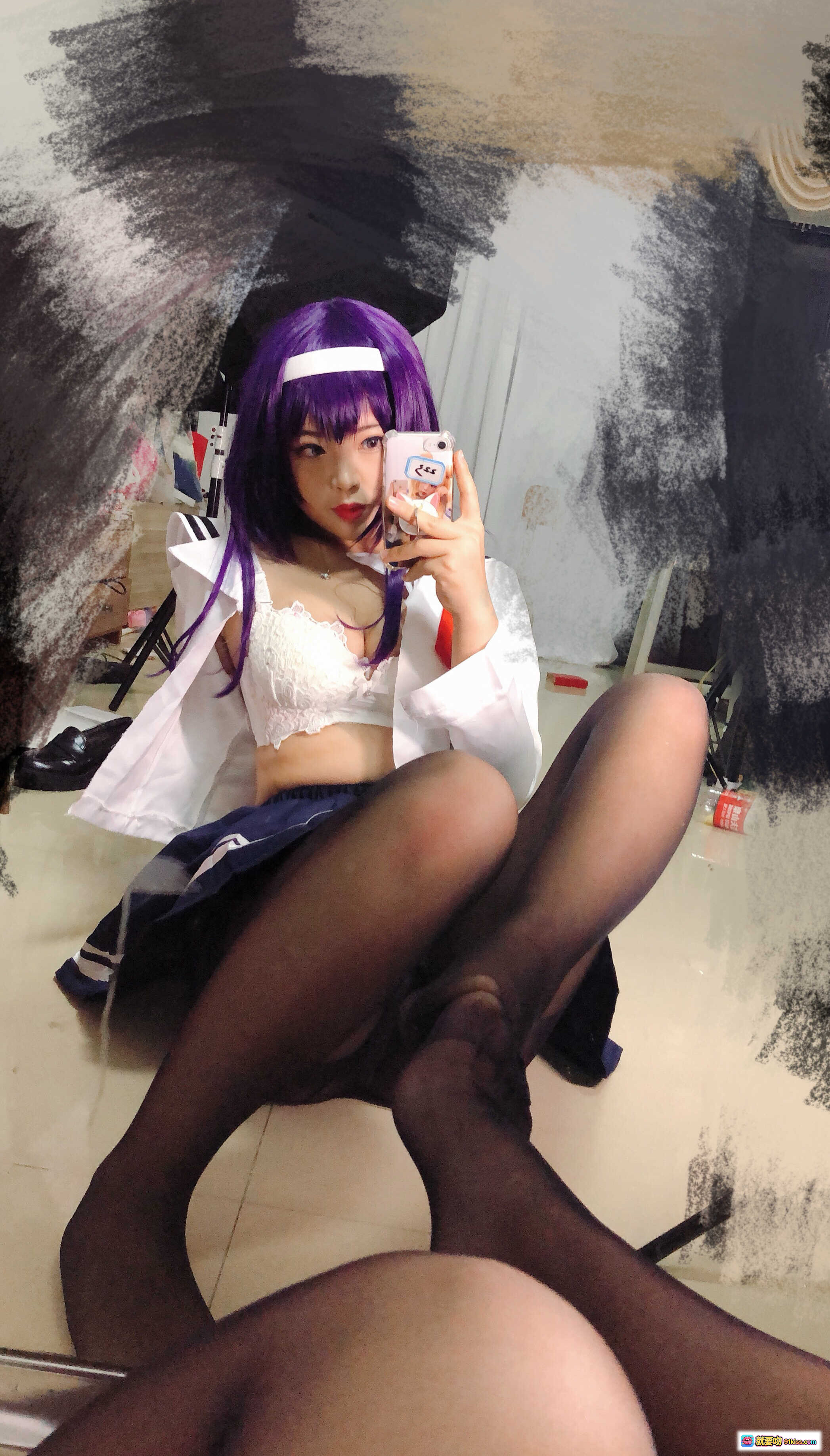 图片[8] - 白烨Vol.019紫发学姐校服自拍写真 白衬衫蕾丝内衣黑丝短裙美腿镜前自拍性感可爱风 - 就要吻