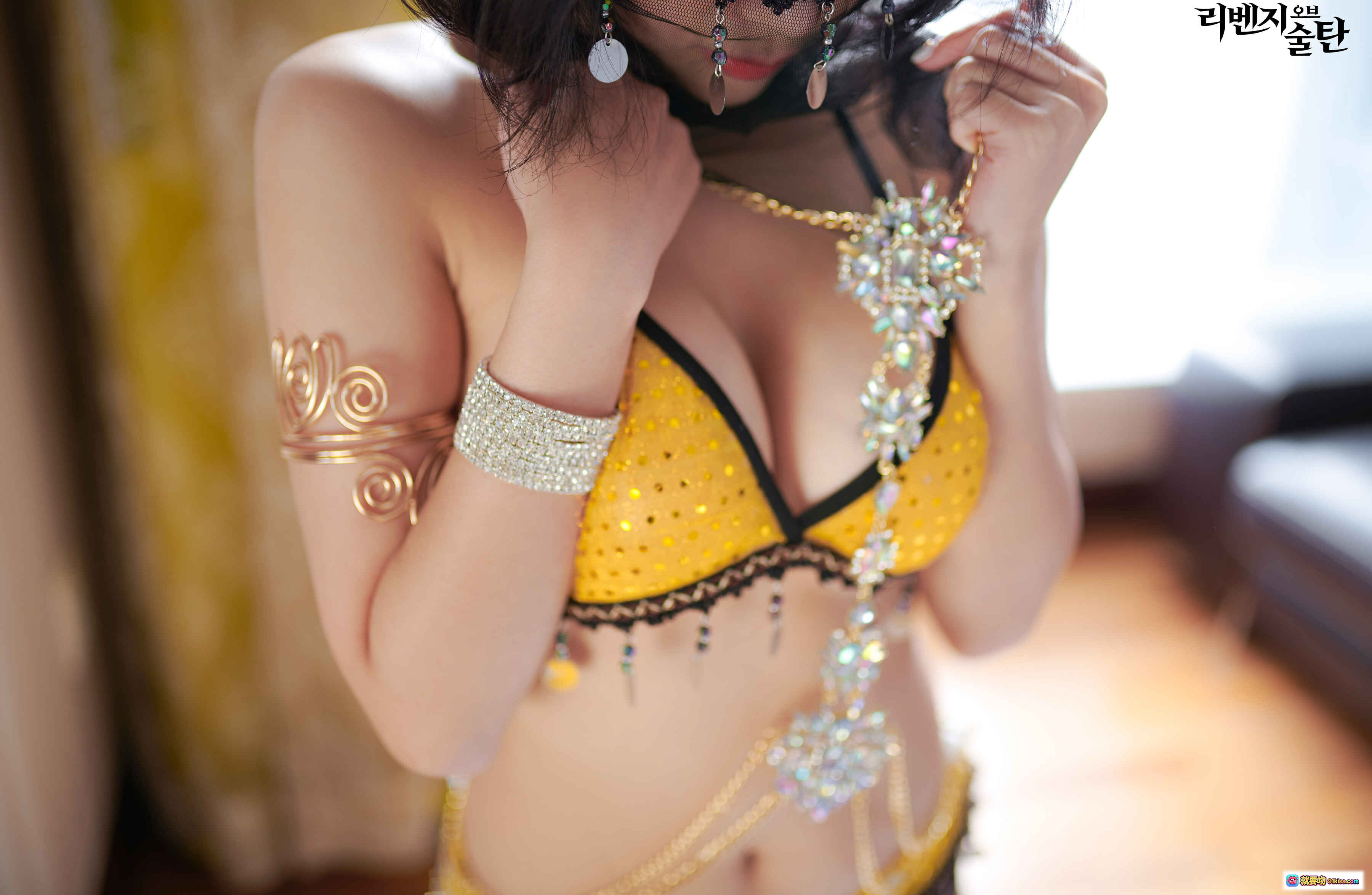 图片[10] - 姜仁卿NO.036复仇苏丹概念写真｜黄色蕾丝内衣+黑纱蒙面+异域风配饰+性感坐姿写真 - 就要吻