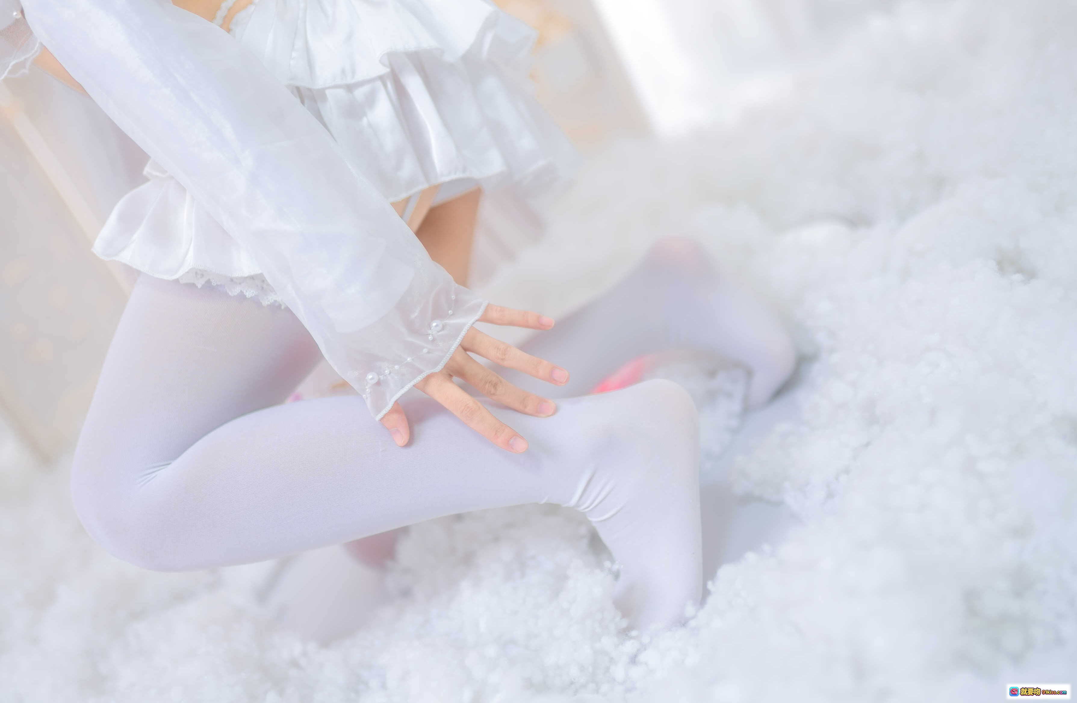 图片[10] - 蠢沫沫NO.024蕾姆花嫁写真 白丝美腿雪地躺卧 44P高清图集 甜美少女风 柔光氛围感 情侣主题穿搭 - 就要吻