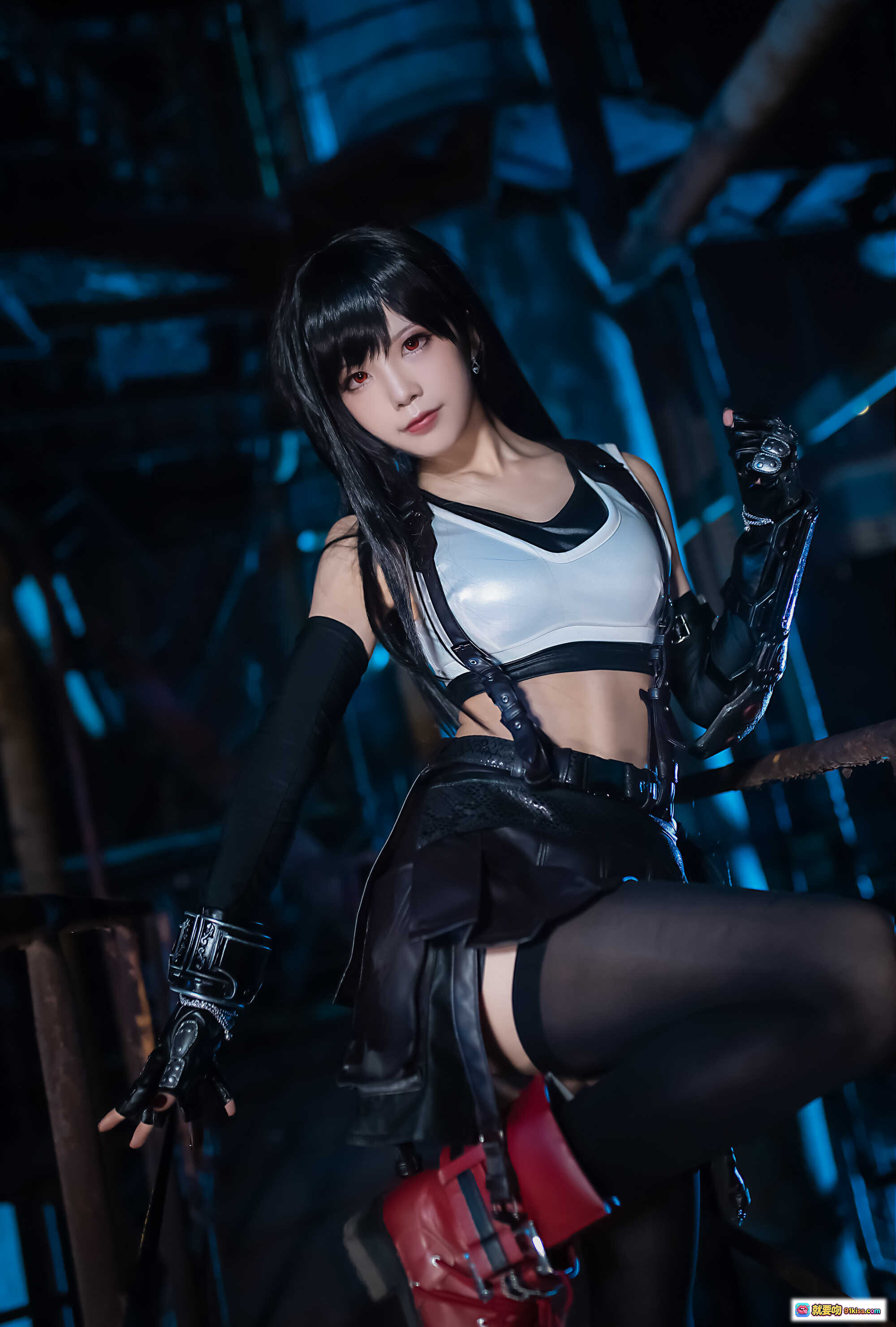 图片[7] - 水淼aqua NO.057 蒂法原皮Cosplay写真 | 黑长直少女 | 白色运动背心+黑色皮裙 | 红靴黑丝 | 工业风夜景 | 动感姿势 | 高清20P - 就要吻