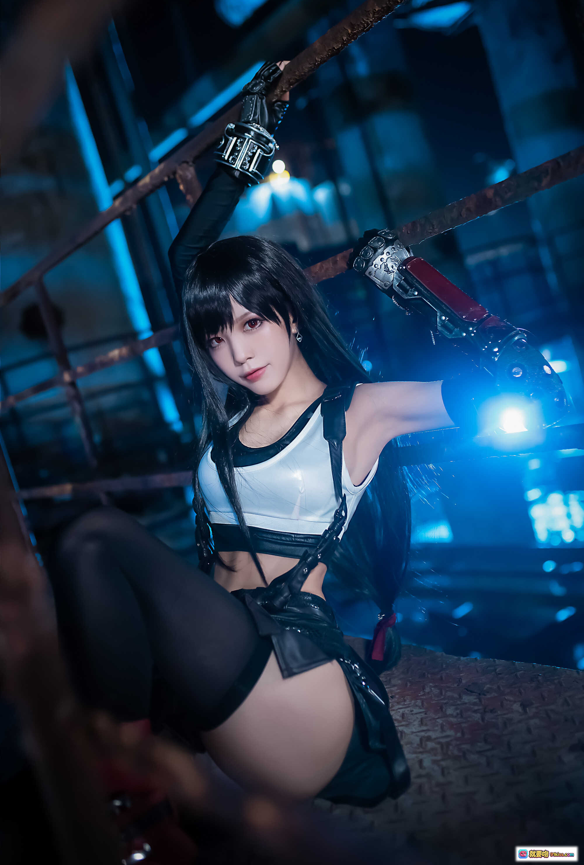 图片[9] - 水淼aqua NO.057 蒂法原皮Cosplay写真 | 黑长直少女 | 白色运动背心+黑色皮裙 | 红靴黑丝 | 工业风夜景 | 动感姿势 | 高清20P - 就要吻