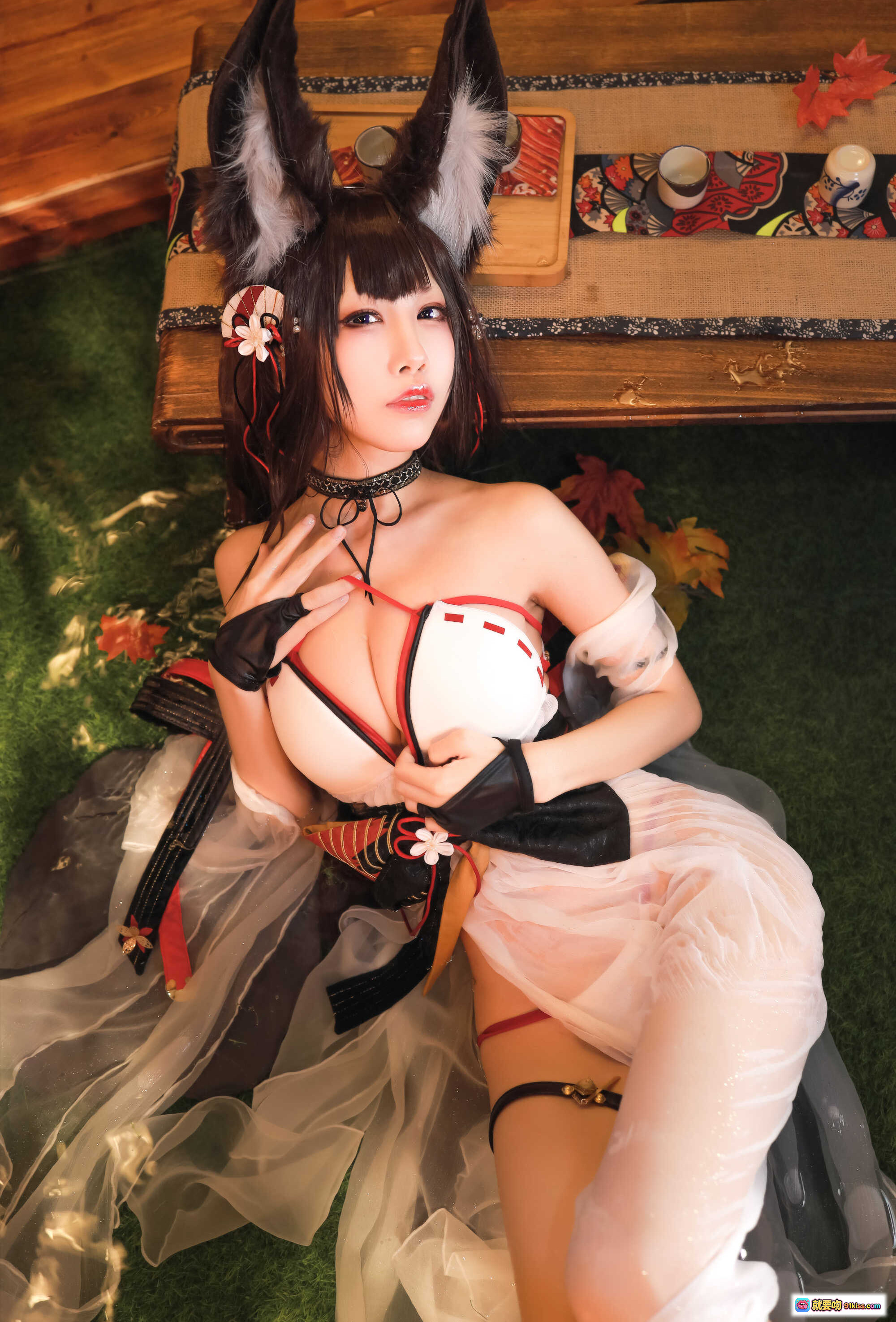图片[4] - 水淼Aqua NO.066天成Cosplay写真 | 狐耳少女和风造型 | 红白战衣持扇坐姿 | 日式庭院背景 | 45P高清图集 - 就要吻