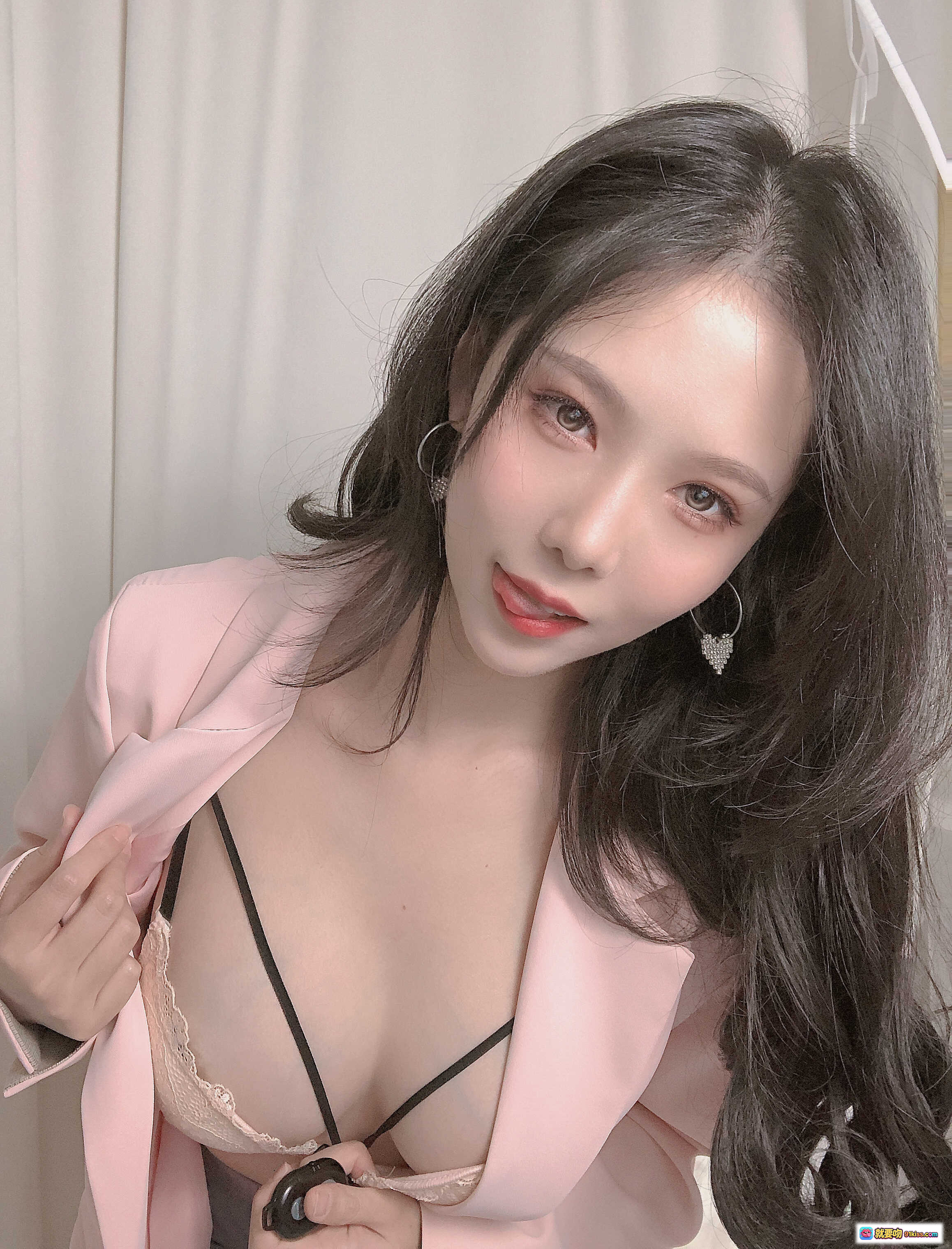 图片[7] - 抖娘利世NO.057粉色西装写真 优雅深V显瘦长发美女 26P高清美图 - 就要吻