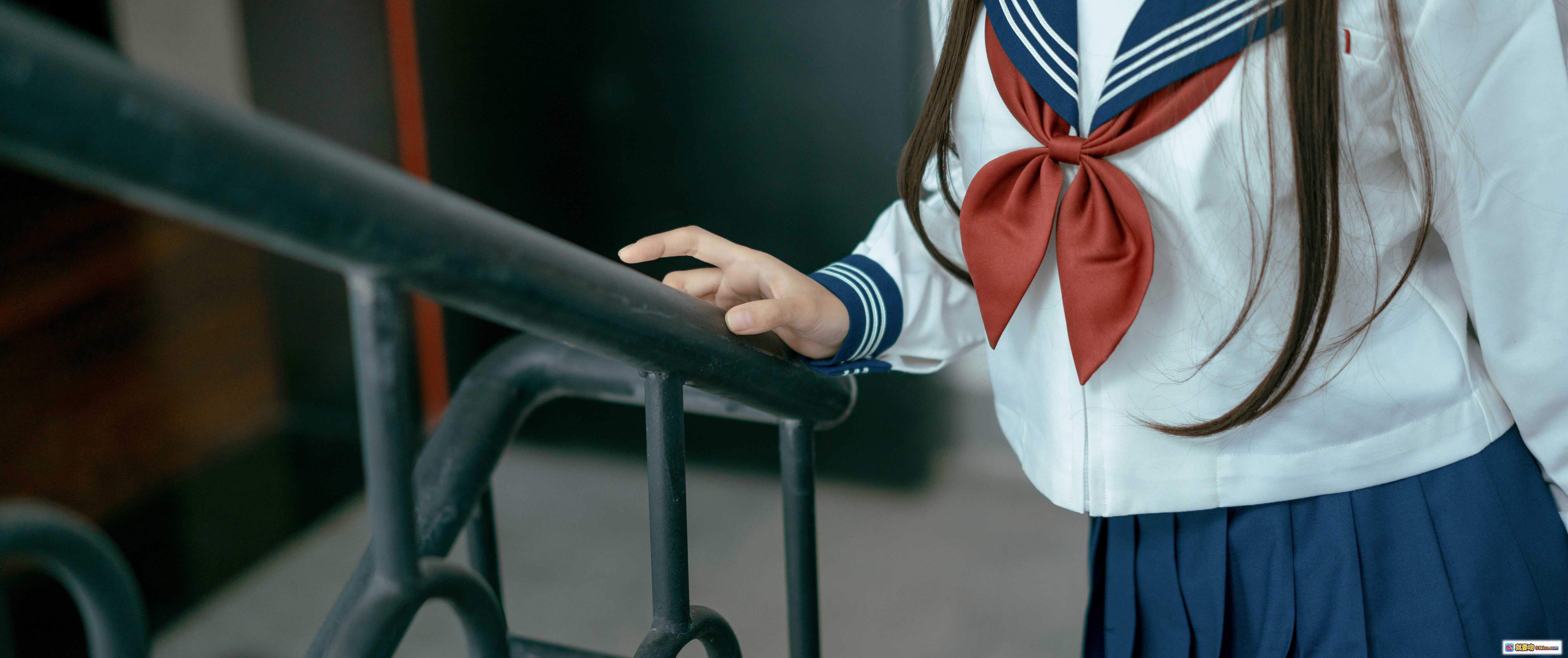 蠢沫沫NO.116叫兽的恶作剧Ⅱ校服少女楼梯扶手写真高清图集 - 就要吻