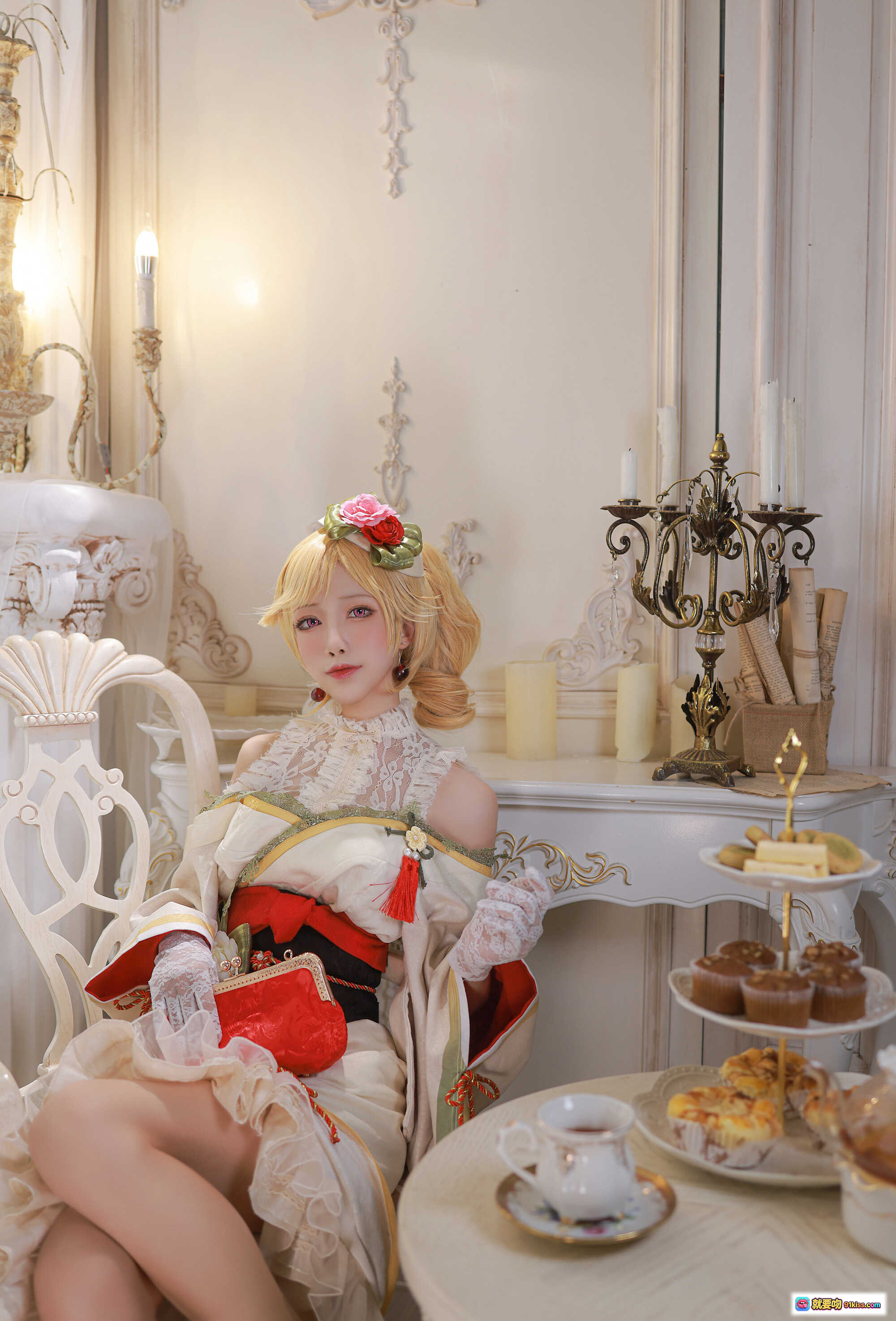 图片[7] - 水淼aqua NO.079新春4套黎塞留COS正片｜洛丽塔和风混搭·红白蕾丝裙·花饰金发·茶会场景·精致妆造 - 就要吻