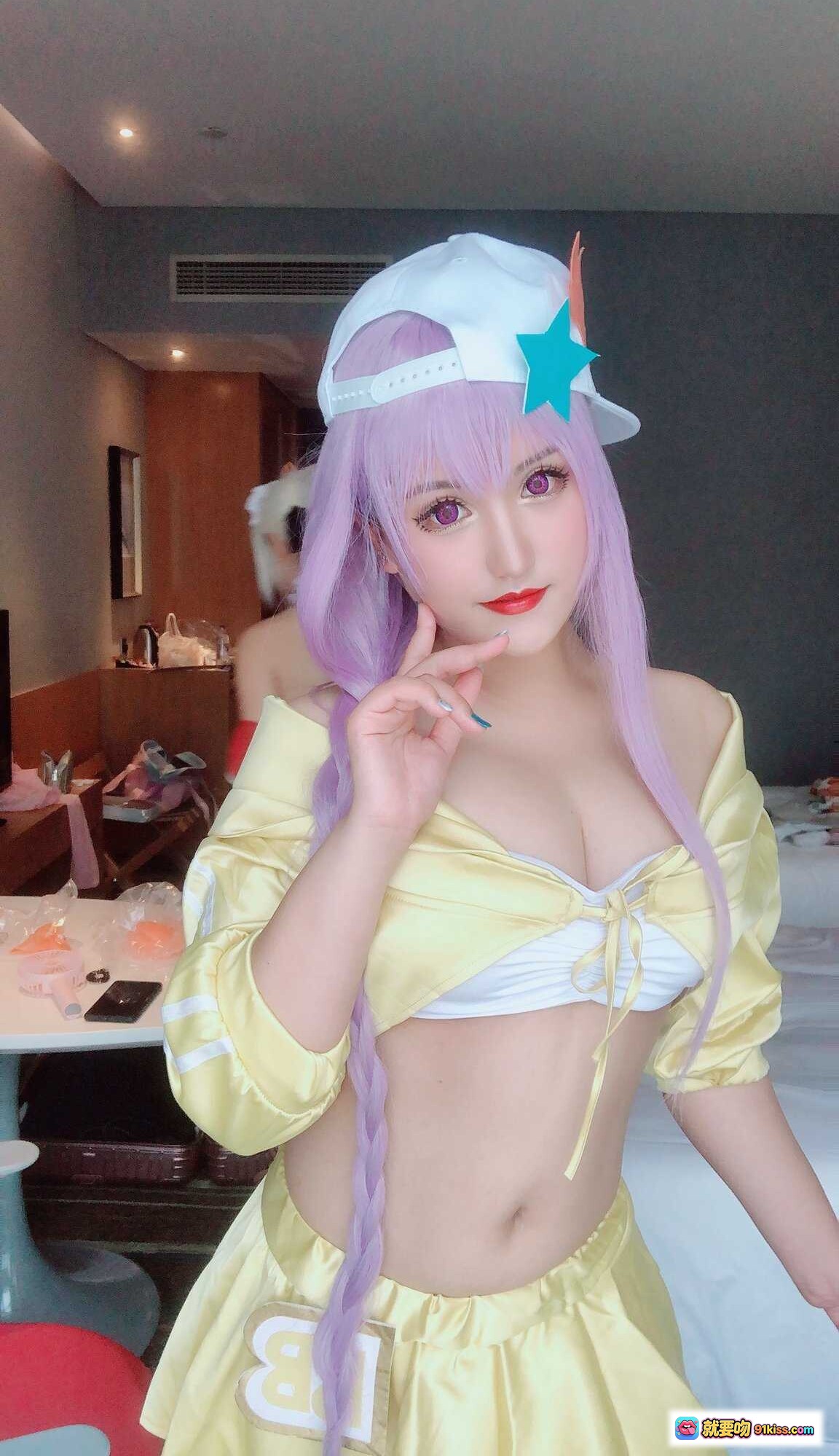 图片[7] - 夏鸽鸽不想起床NO.014推特包288P98MB 白发红瞳cosplay 黑帽红领结 皮衣造型 精致妆容 高清写真集 - 就要吻