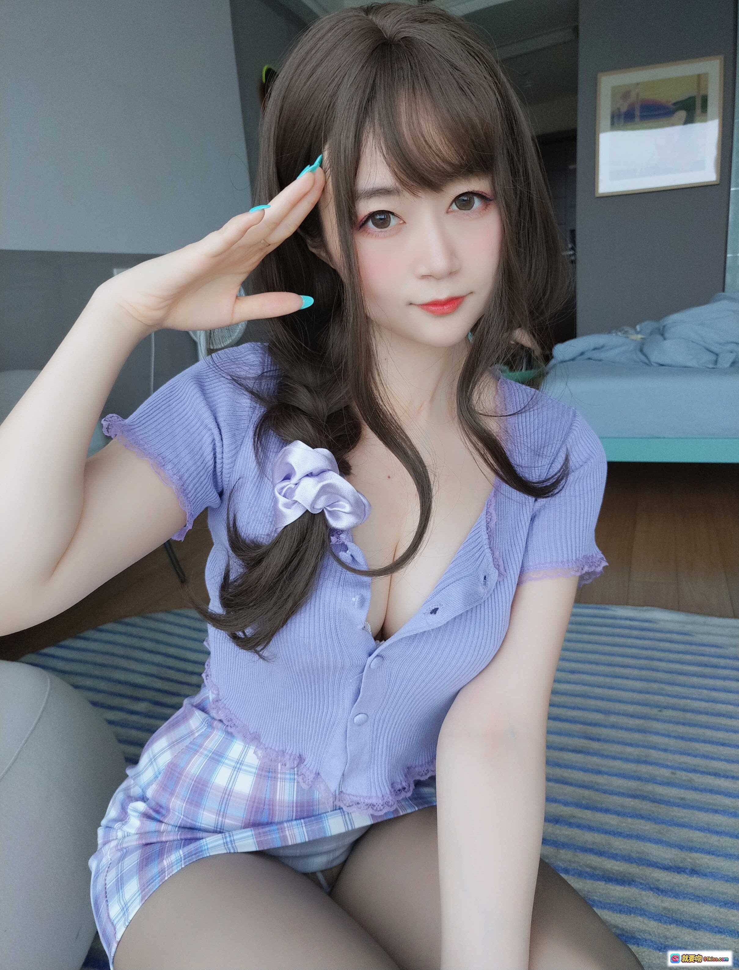 图片[2] - 白银81 NO.043 香芋味少女写真 | 紫色蕾丝上衣+格纹短裙 | 室内绿植背景 | 甜美日系风格 | 高清112P写真集 - 就要吻