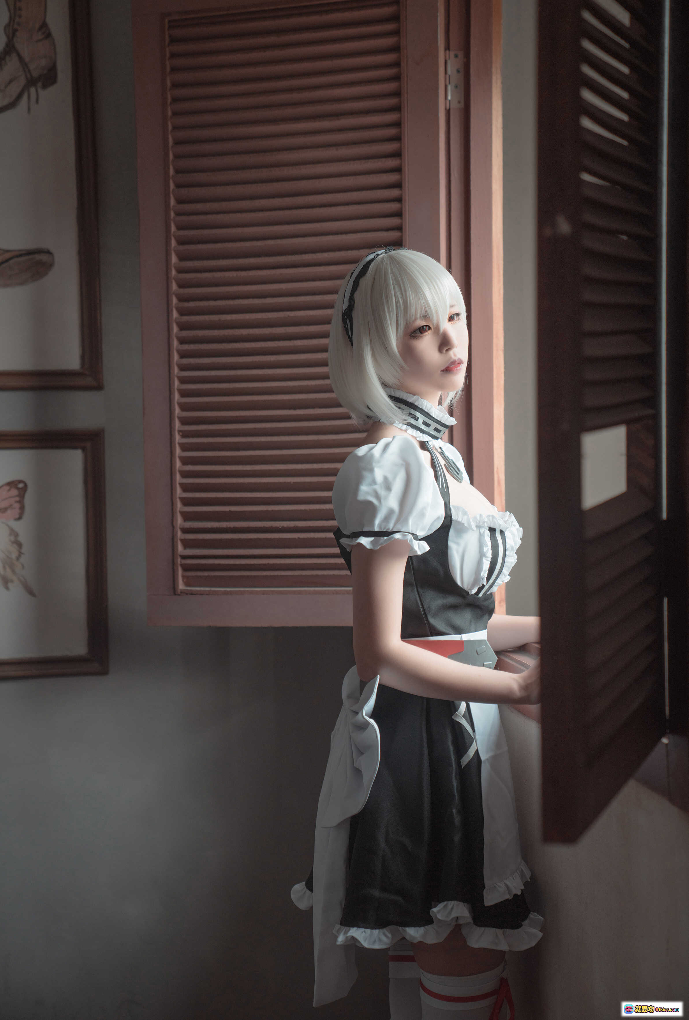 图片[8] - 爱老师天狼星cosplay写真｜金发女仆装｜精致蕾丝头饰｜优雅侧颜特写｜18P高清图集 - 就要吻