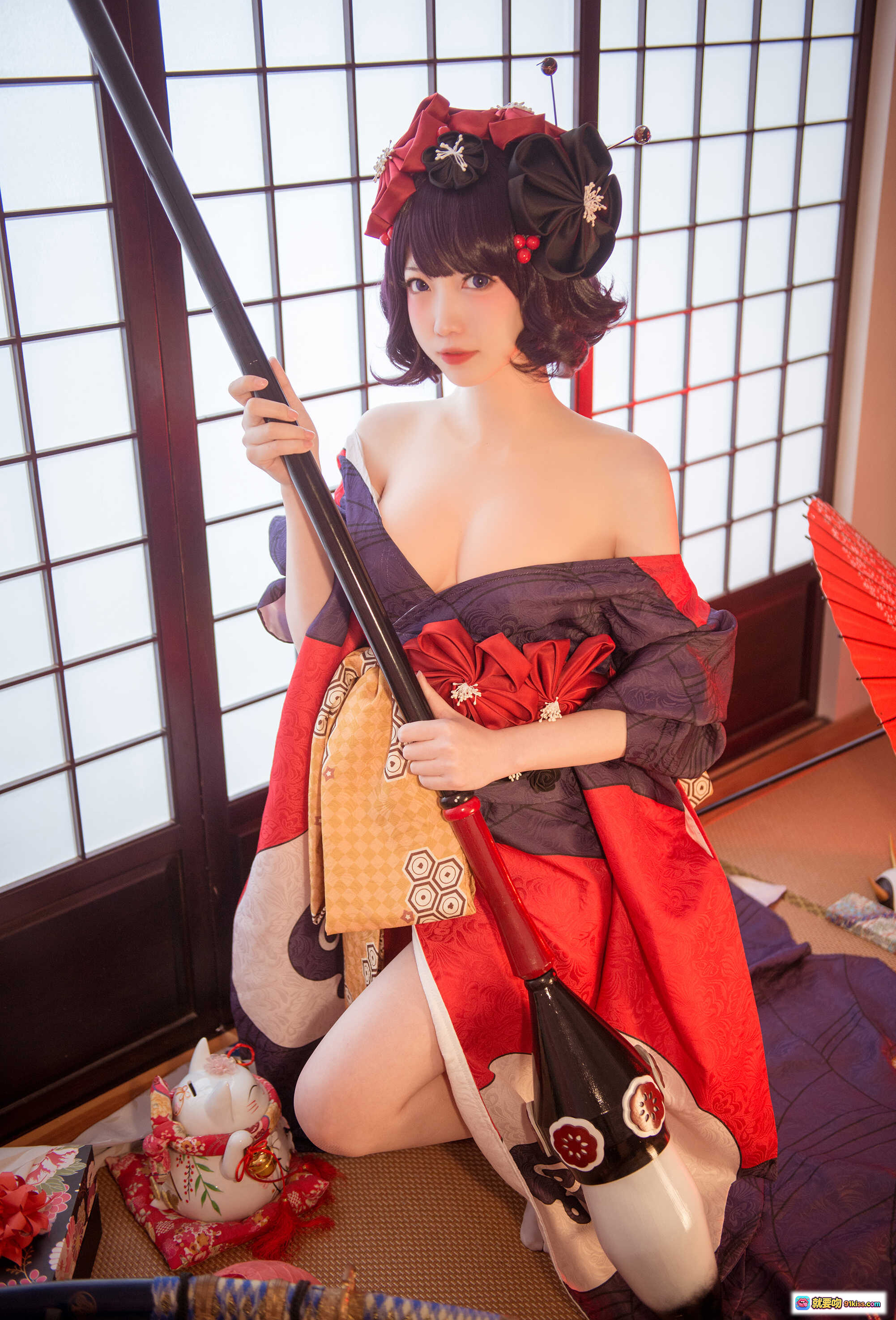 图片[8] - 妖少you1-葛饰北斋和风cosplay写真｜红紫和服少女持刀跪坐榻榻米日式房间美图 - 就要吻