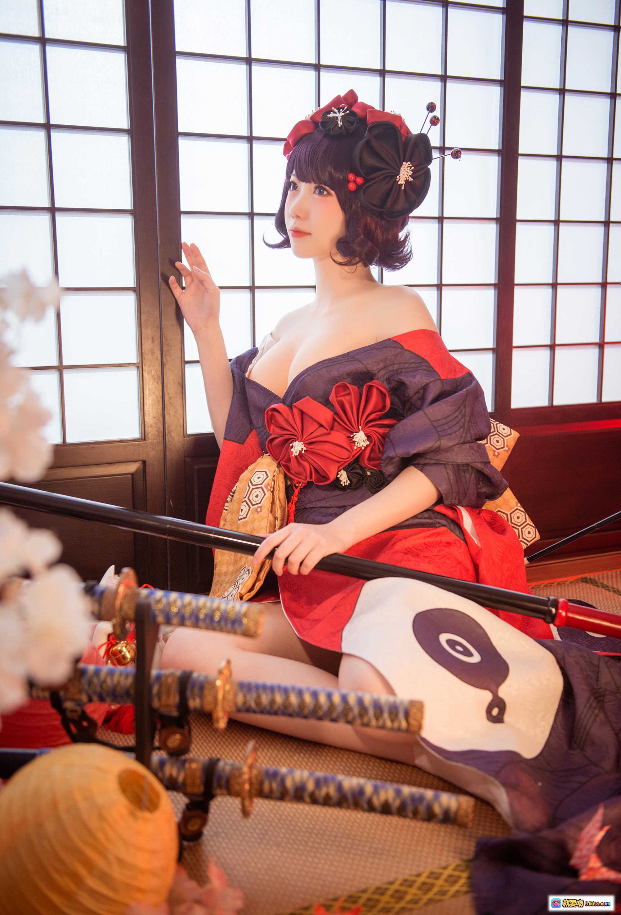 图片[3] - 妖少you1-葛饰北斋和风cosplay写真｜红紫和服少女持刀跪坐榻榻米日式房间美图 - 就要吻
