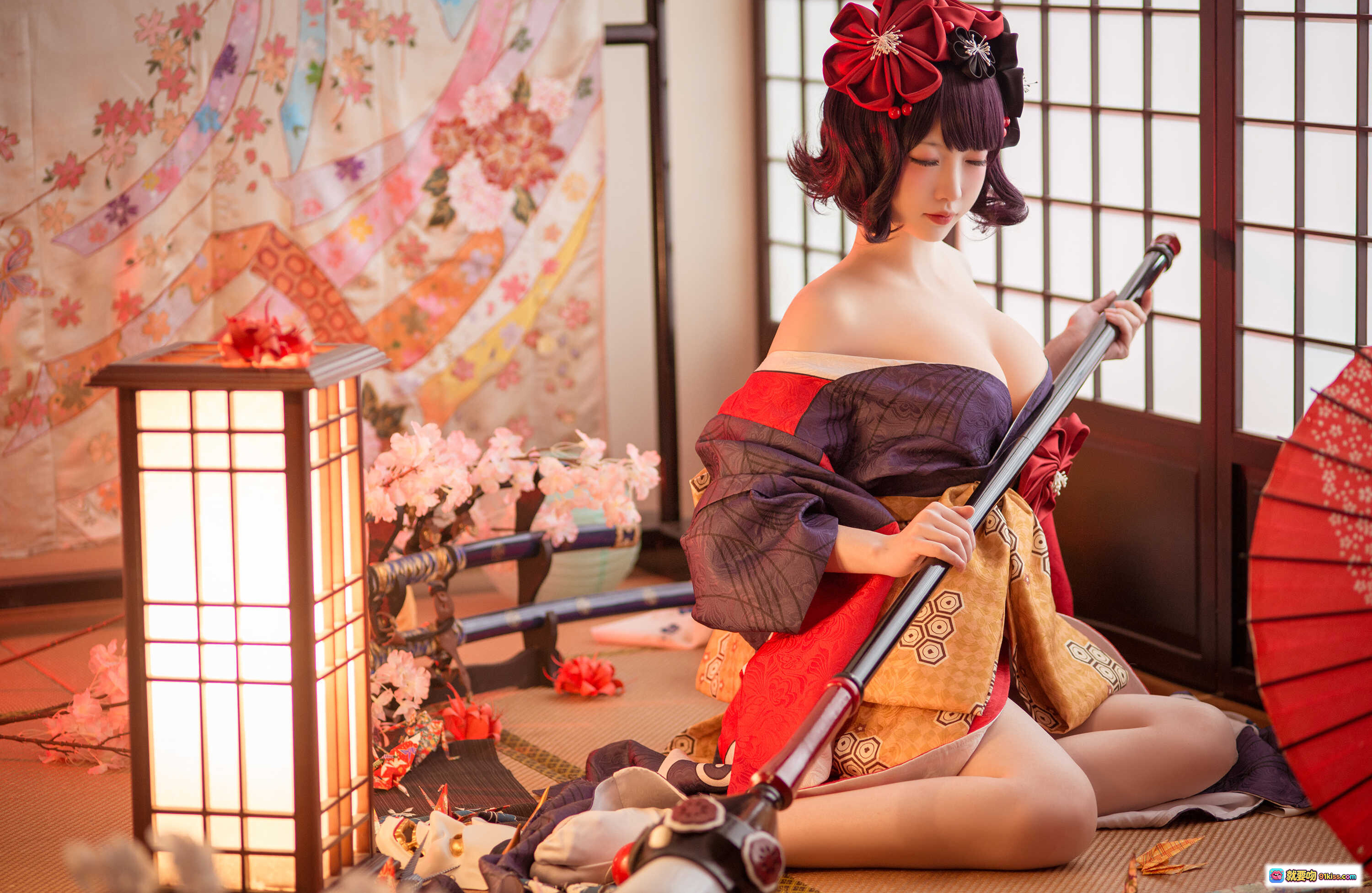 图片[7] - 妖少you1-葛饰北斋和风cosplay写真｜红紫和服少女持刀跪坐榻榻米日式房间美图 - 就要吻