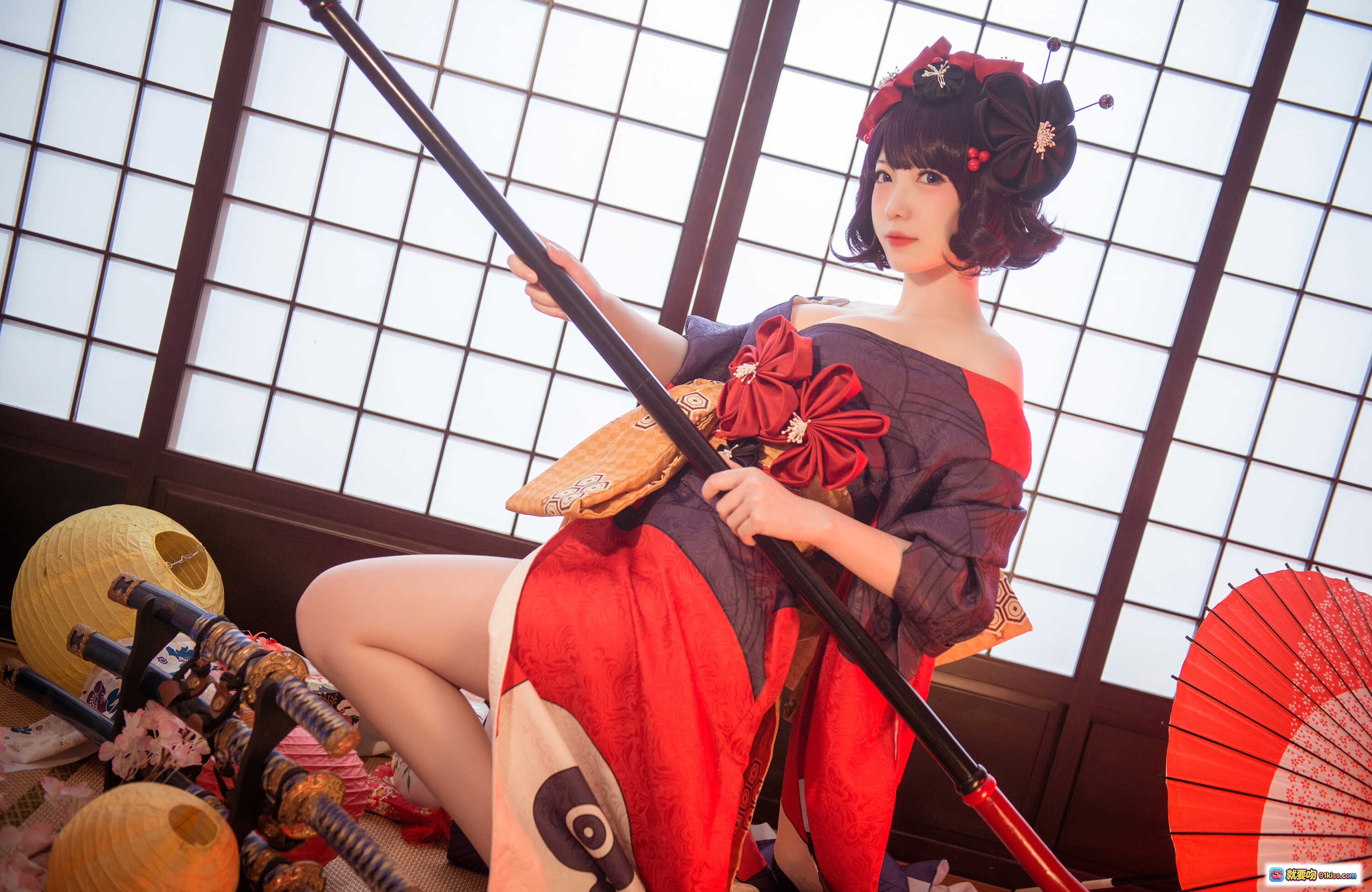 图片[6] - 妖少you1-葛饰北斋和风cosplay写真｜红紫和服少女持刀跪坐榻榻米日式房间美图 - 就要吻