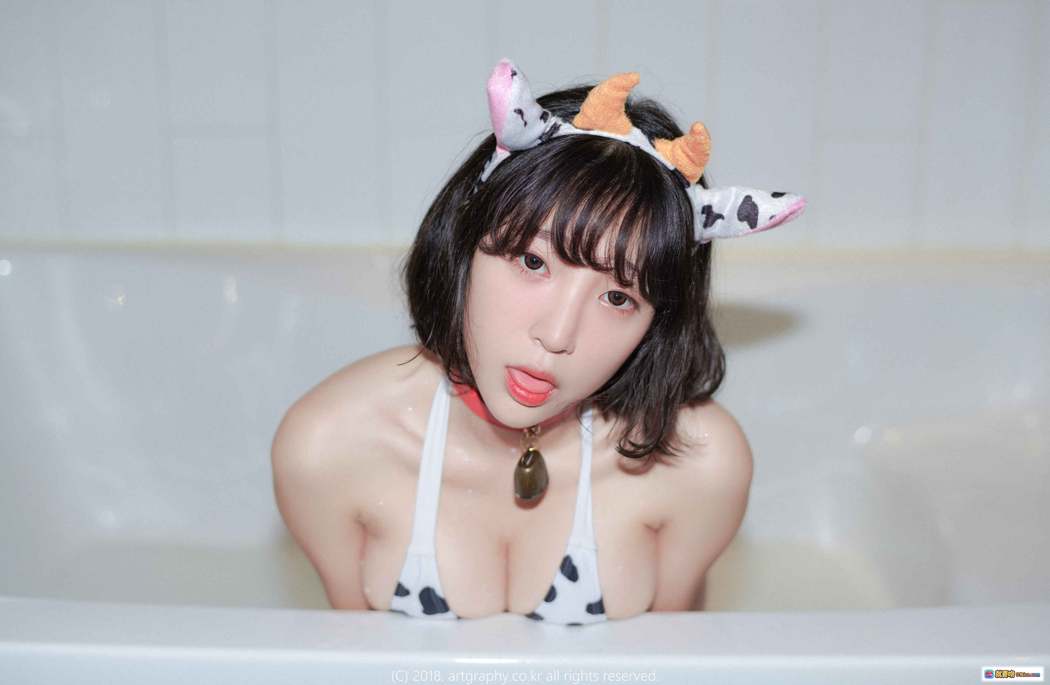 图片[2] - 姜仁卿NO.002 ARTGRAVIA_VOL22 白色针织衫少女抱枕侧卧写真 清新甜美居家风 4K高清摄影图 - 就要吻