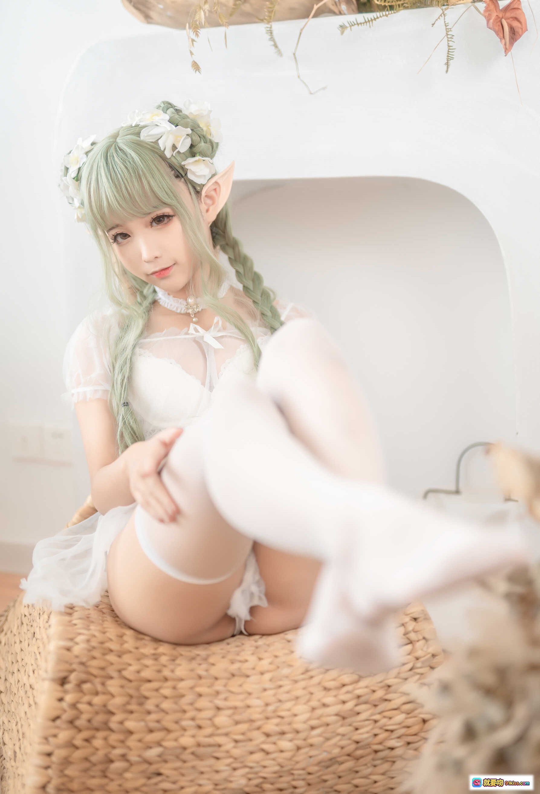 图片[6] - 蠢沫沫NO.123《尖耳国度》绿精灵cos写真 40P高清美图 白丝长腿精灵耳花环造型 甜美梦幻风室内拍摄 - 就要吻