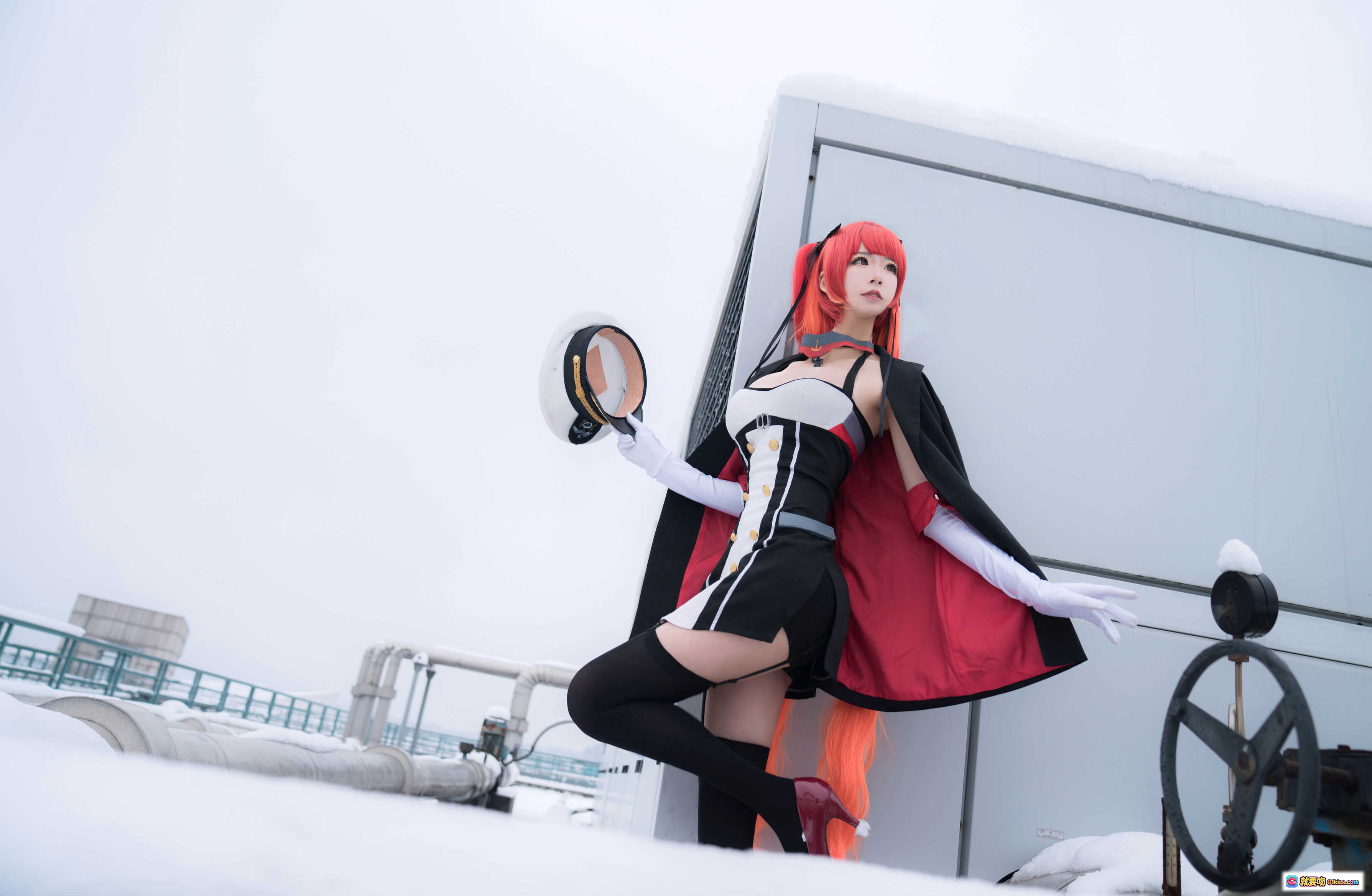 图片[2] - 爱老师火奴鲁鲁cosplay雪景写真｜红发女仆装黑丝高跟｜工业风管道背景｜9P高清图集 - 就要吻