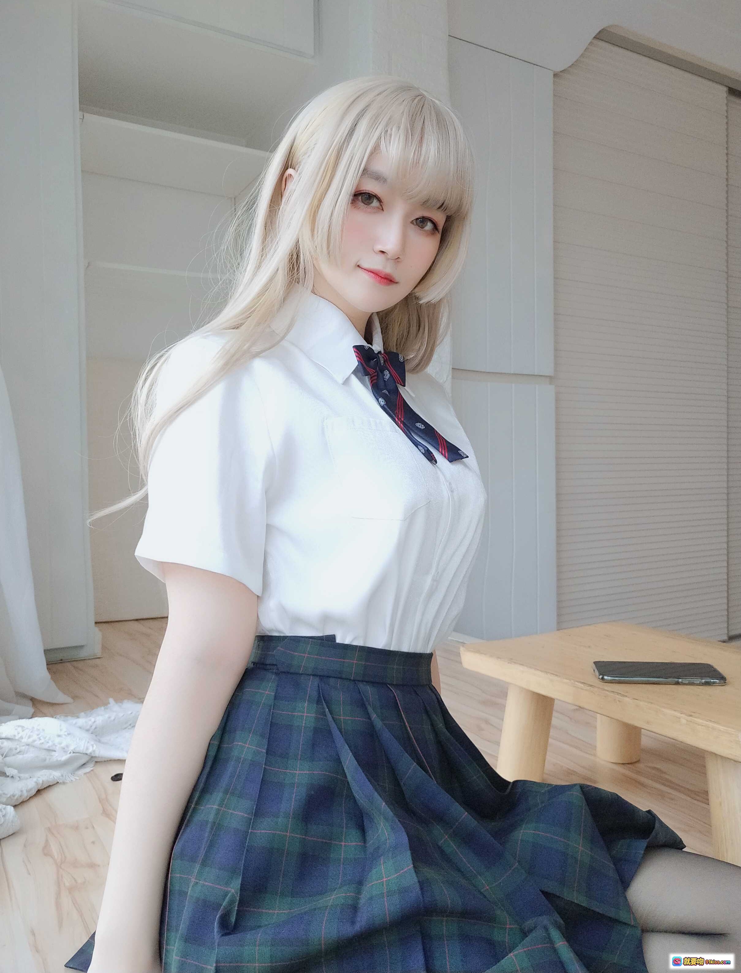 图片[8] - 白银81 NO.057 灰色空间 美少女cosplay 金发制服 黑丝美腿 室内写真 91P高清图集 - 就要吻